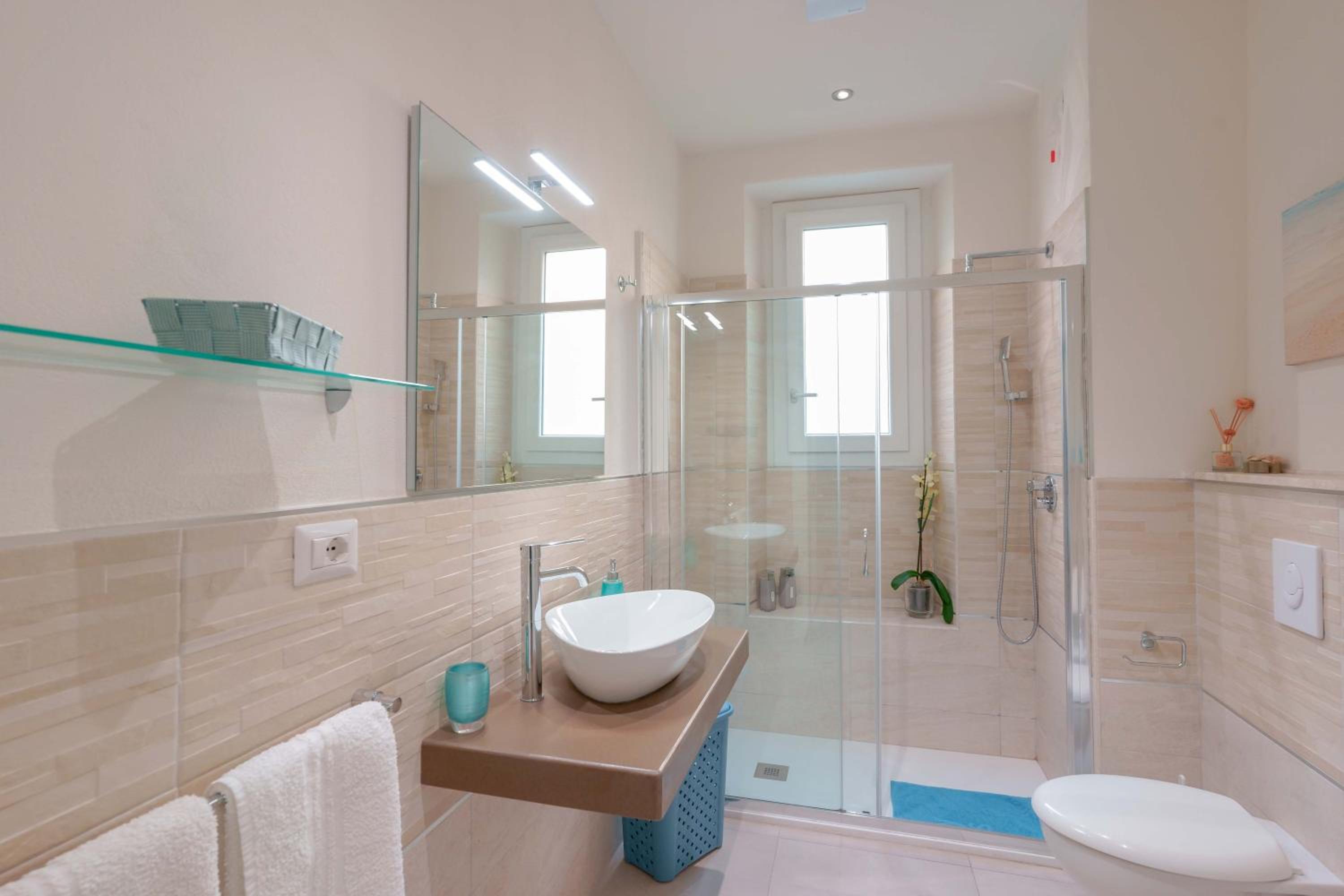 Deluxe Double or Twin Room with Spa Bath - Photo 23