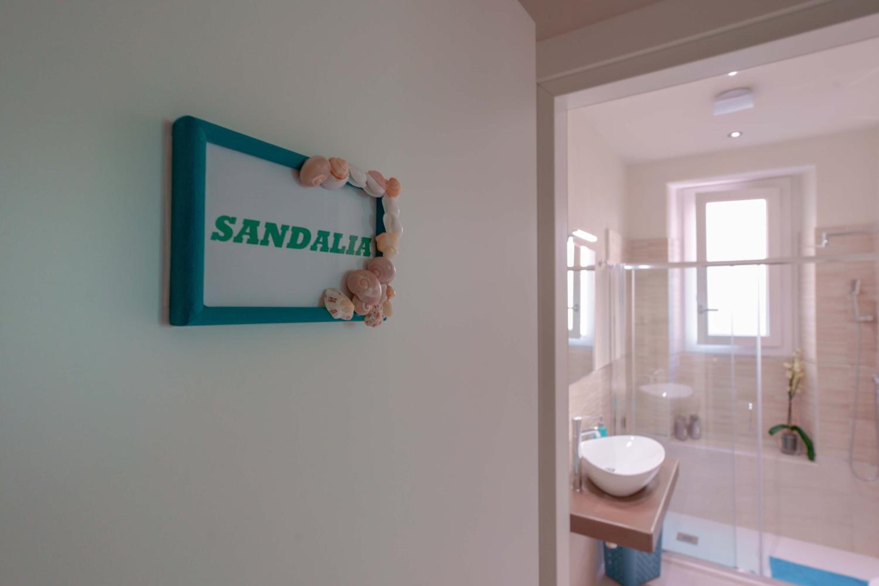 Deluxe Double or Twin Room with Spa Bath - Photo 16