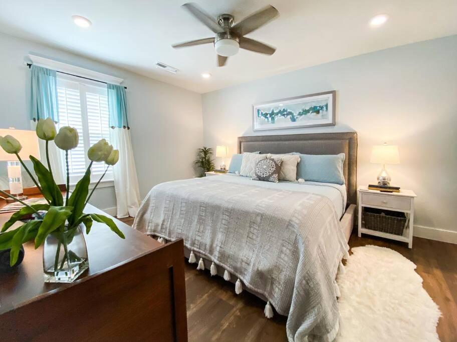 Three-Bedroom House - Photo 12