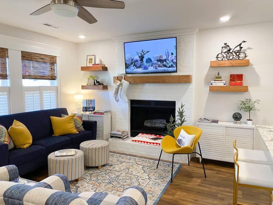 Three-Bedroom House - Photo 33