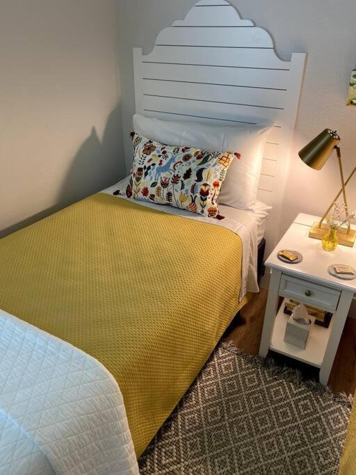 Three-Bedroom House - Photo 32