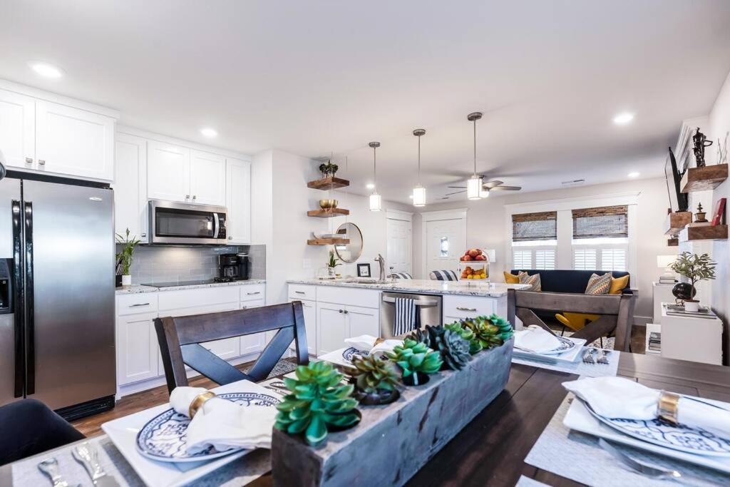 Three-Bedroom House - Photo 25