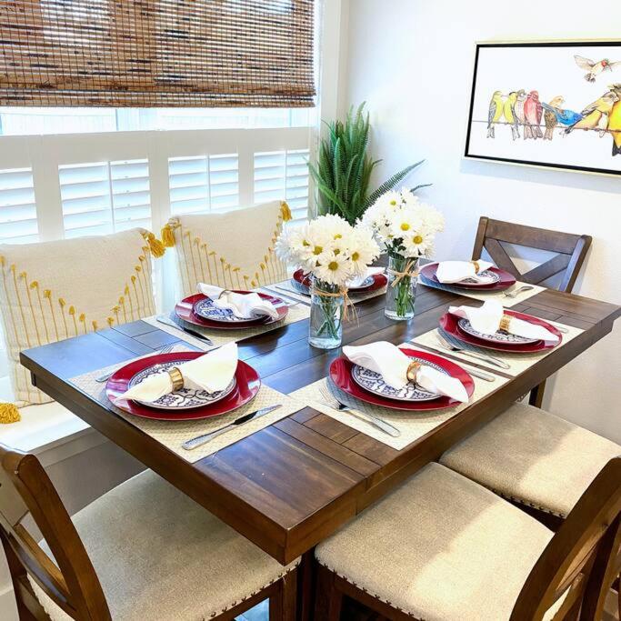 Three-Bedroom House - Photo 3