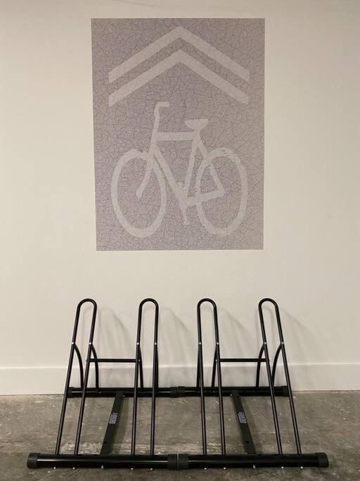 Three-Bedroom House - Photo 5