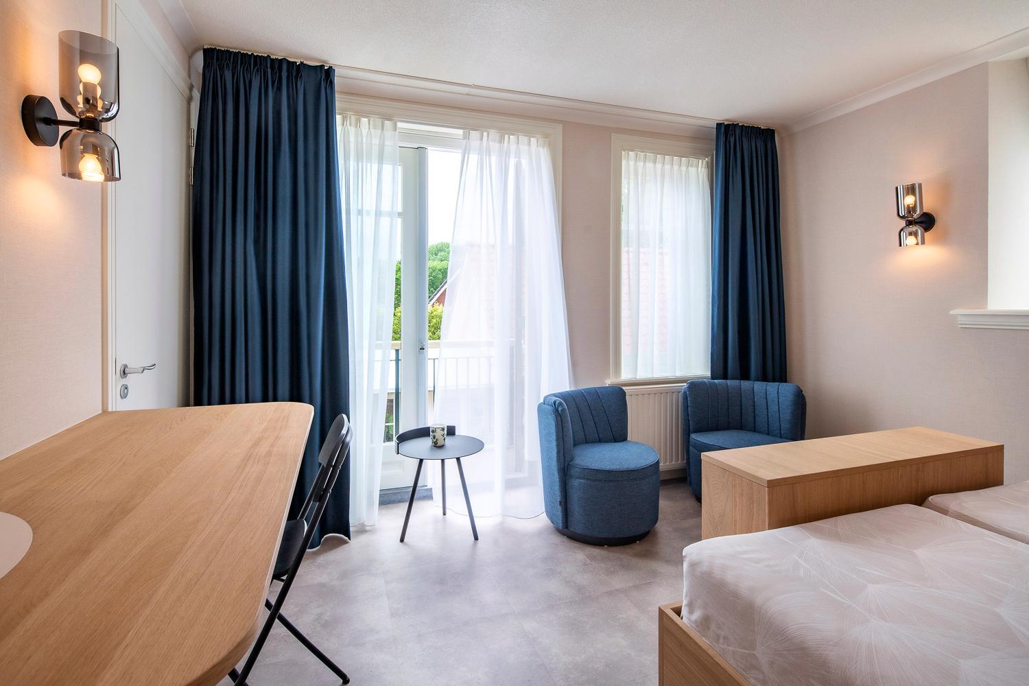 Deluxe Double Room with Balcony photo 2