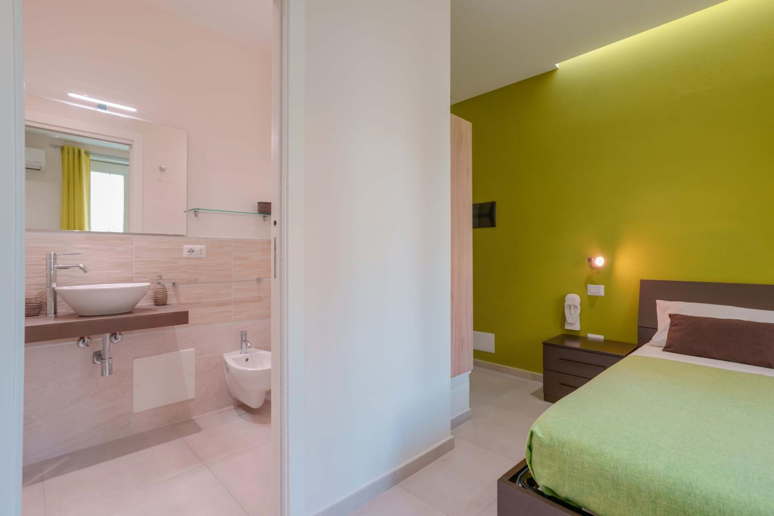 Double Room - Photo 6