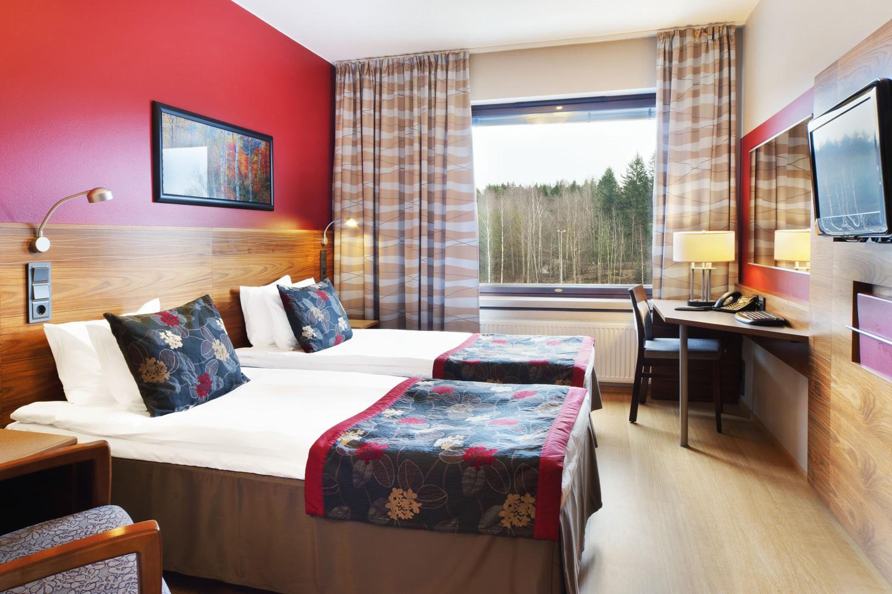 Standard Twin Room - Photo 2