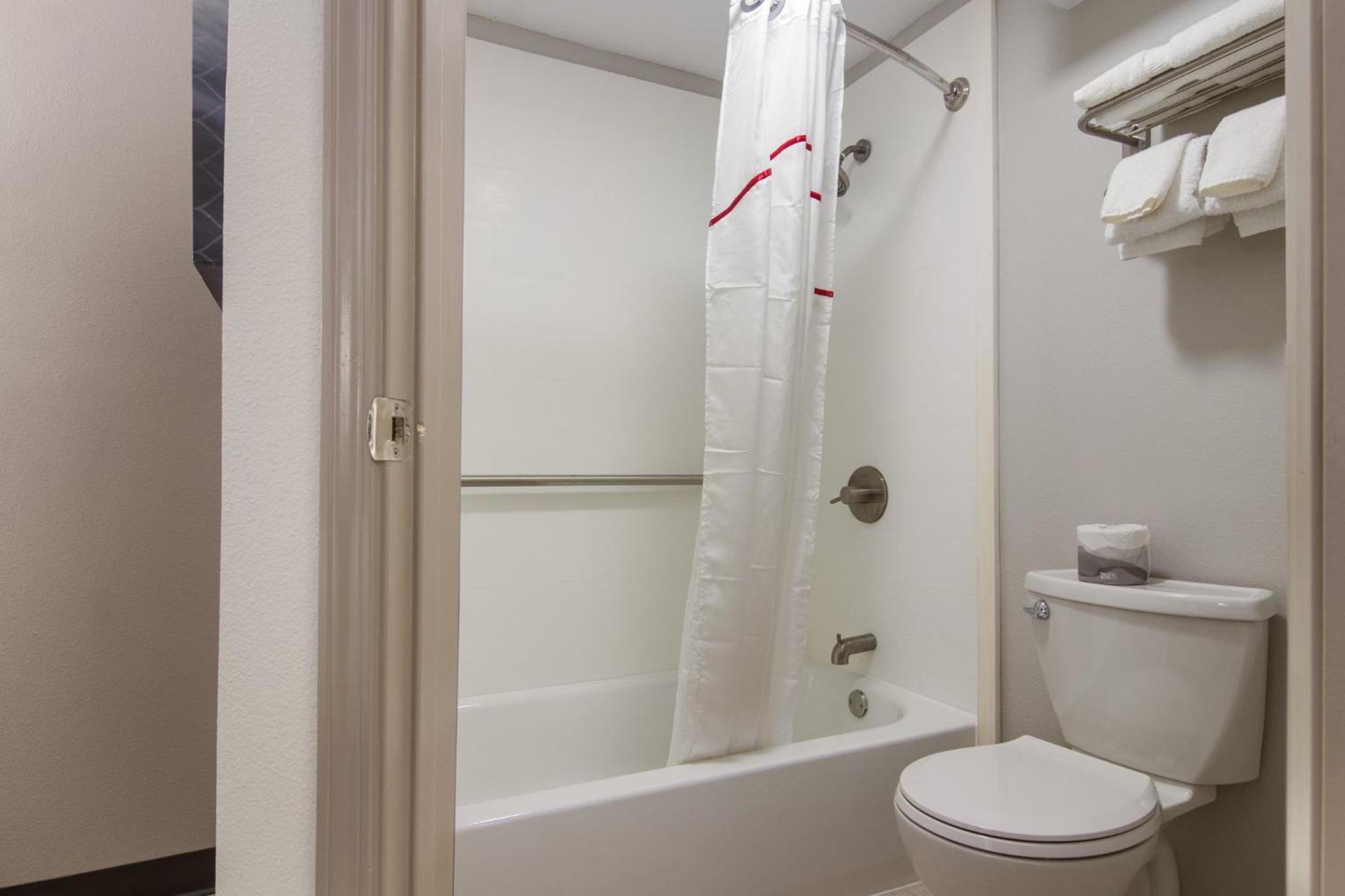 Deluxe Room with Two Queen Beds Smoke Free - Photo 2