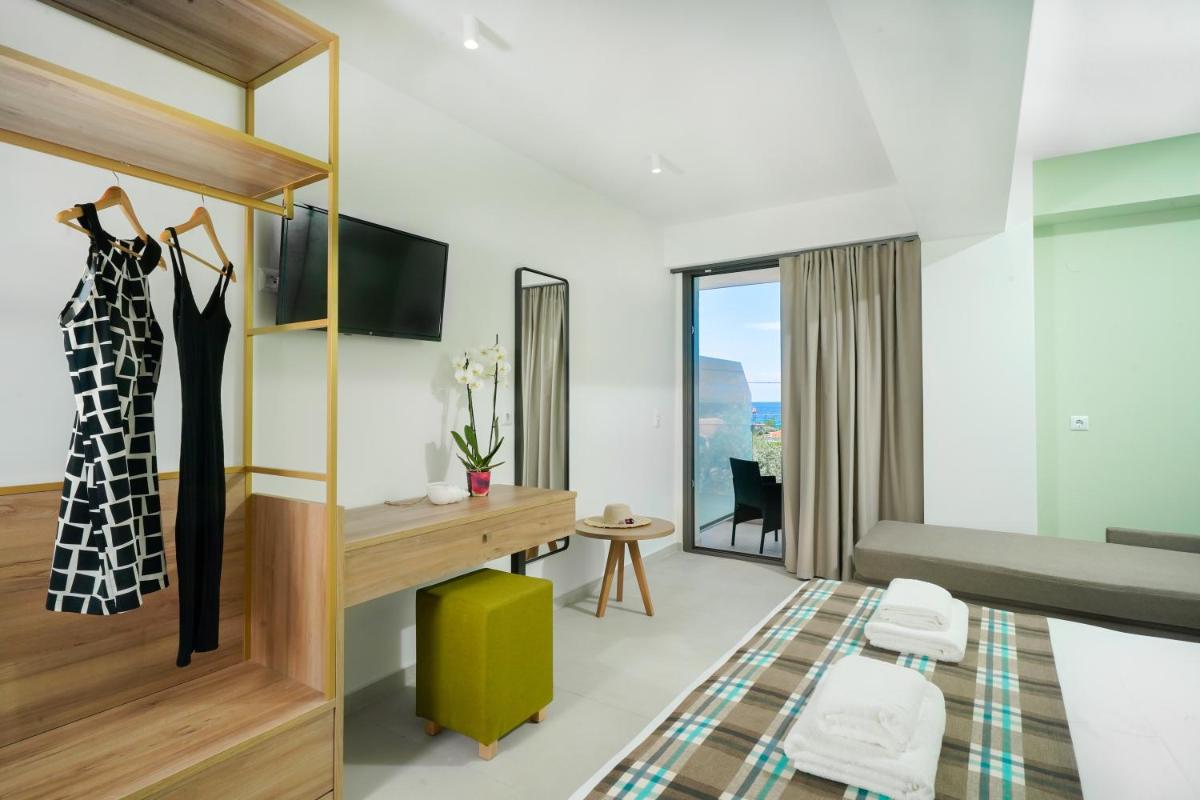 Studio with Sea View