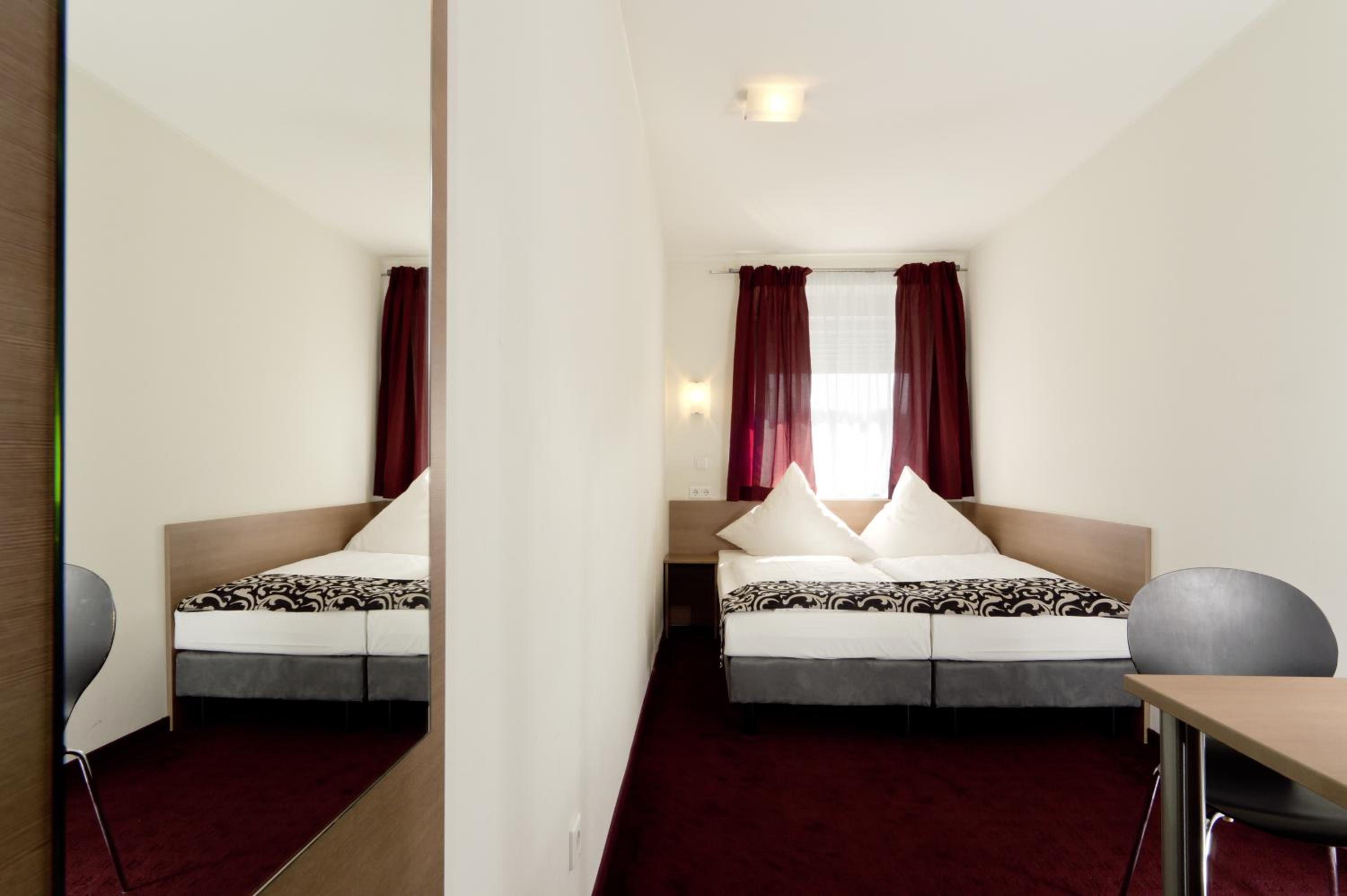 Economy Double Room - Photo 1