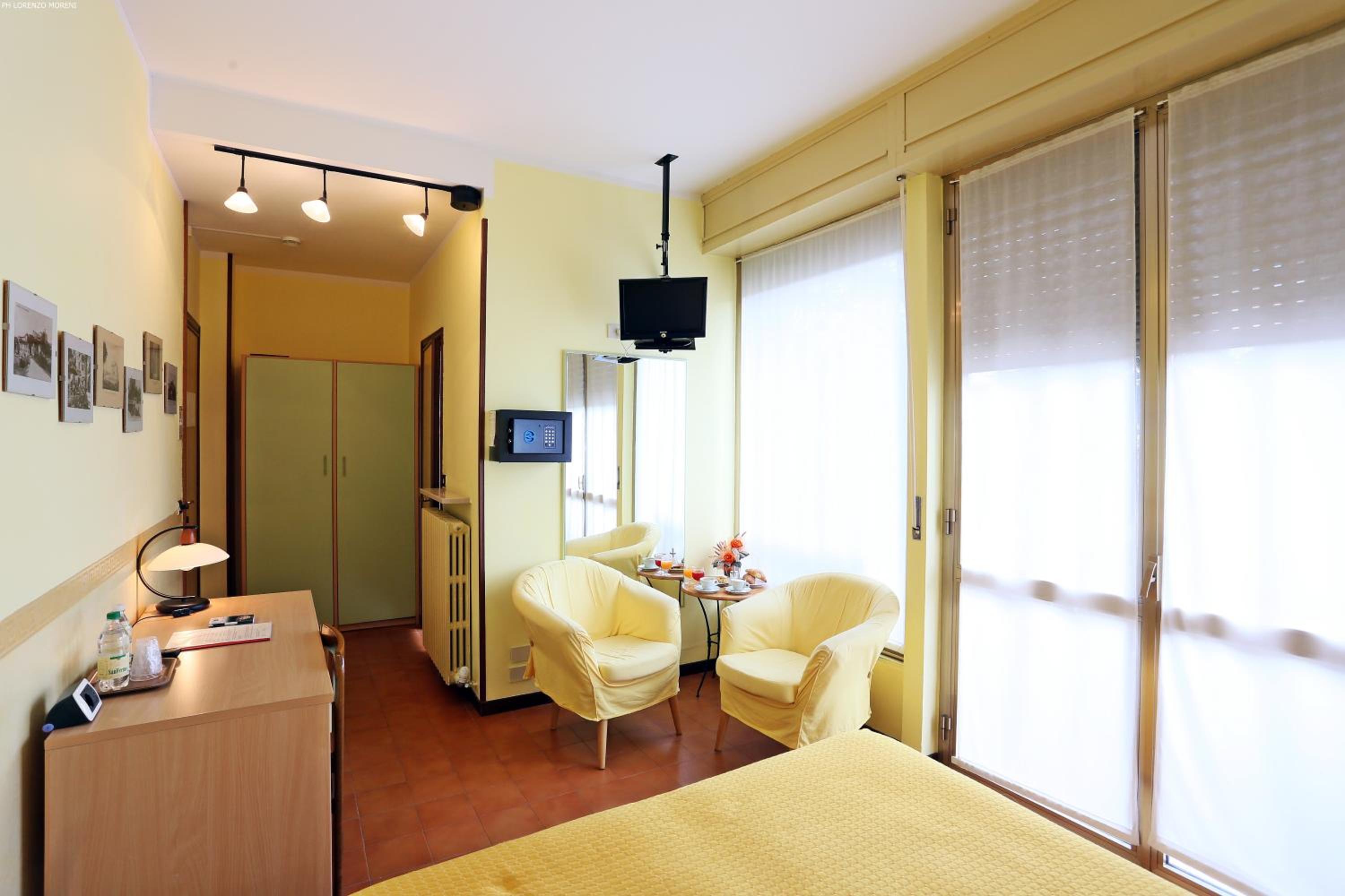 Double or Twin Room - Photo 21