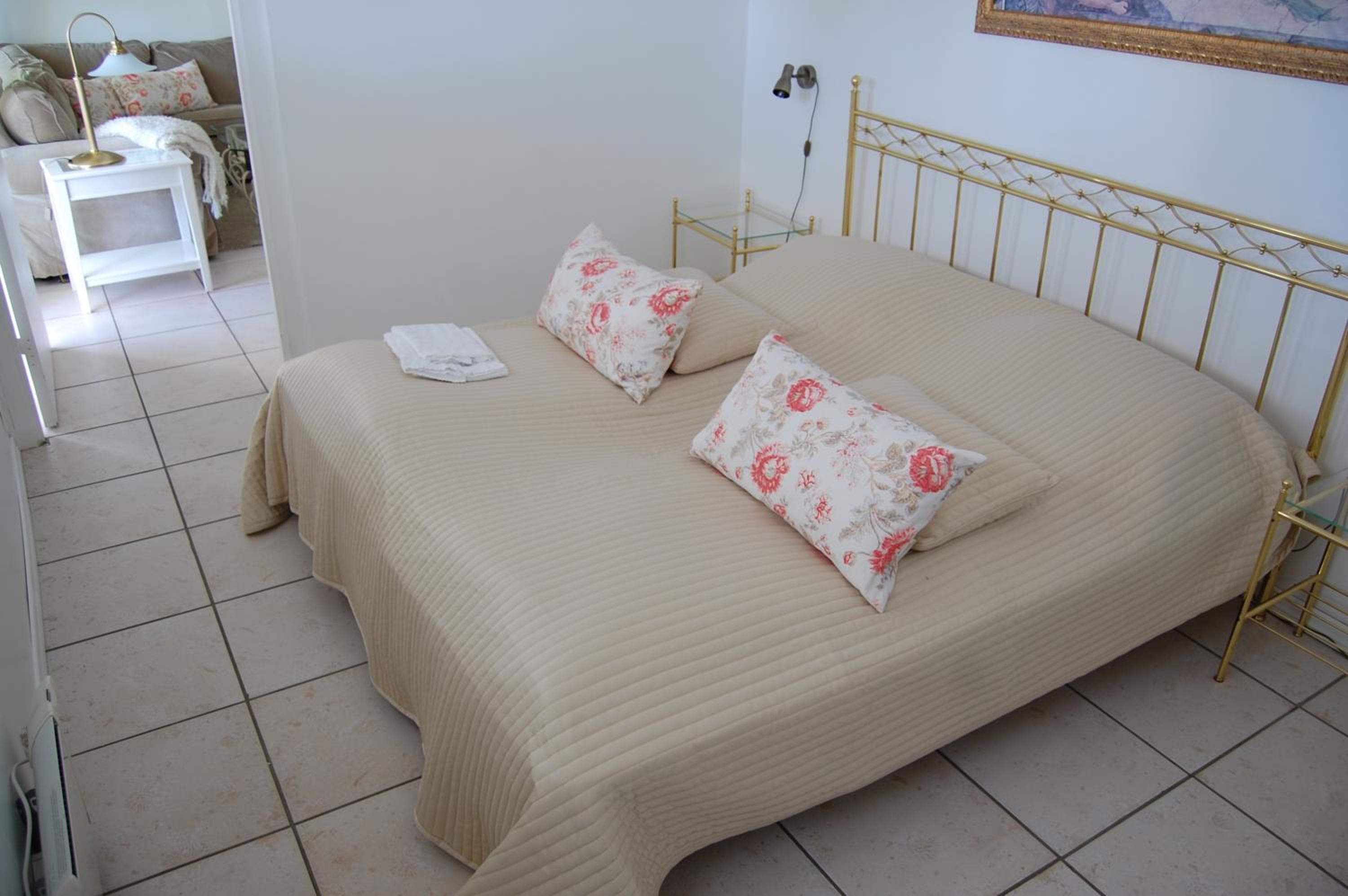 Two-Bedroom Apartment with Balcony - Photo 1