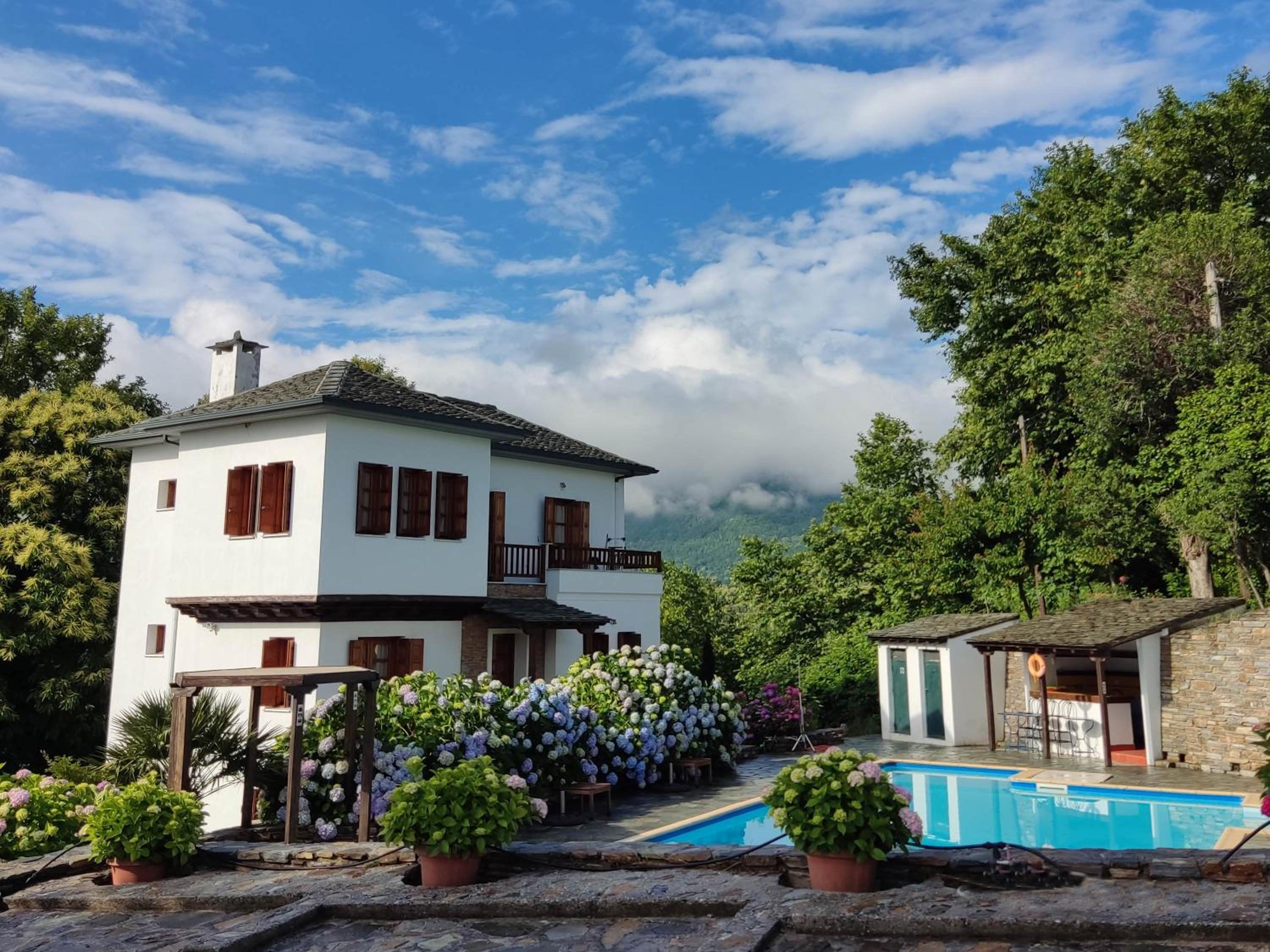 Three-Bedroom Villa photo 3
