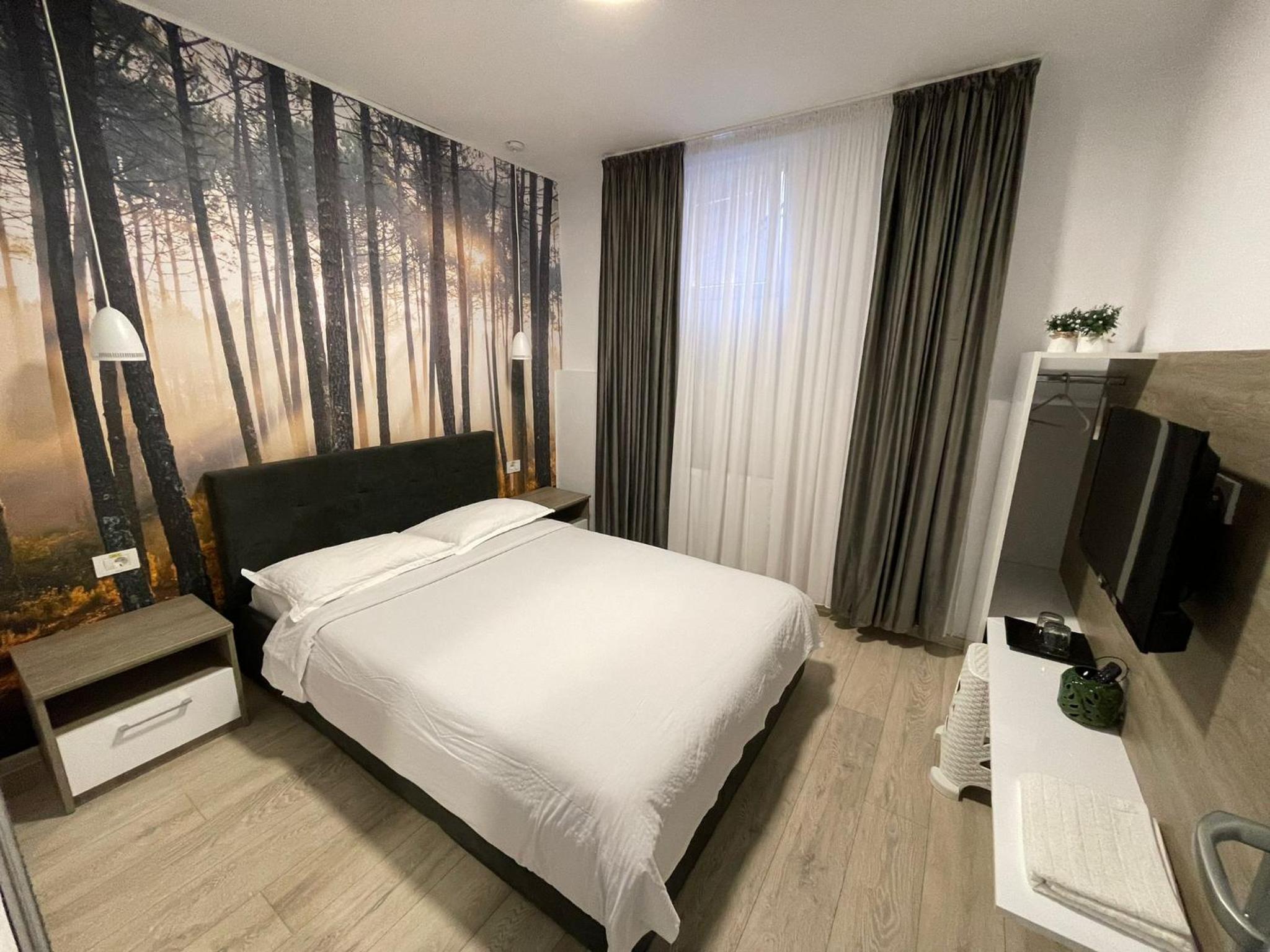 Double Room with Private Bathroom - Photo 8