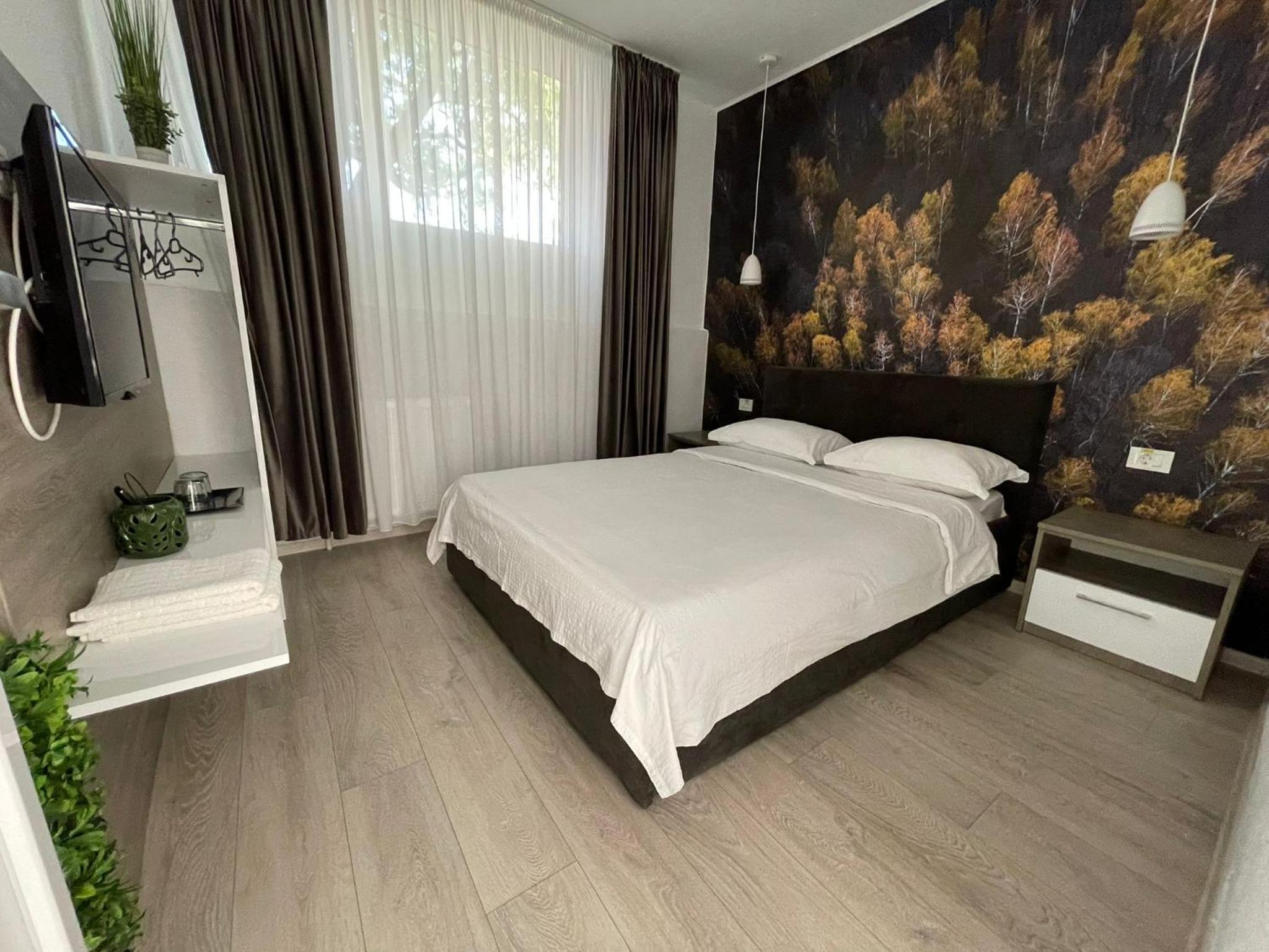 Double Room with Private Bathroom - Photo 9