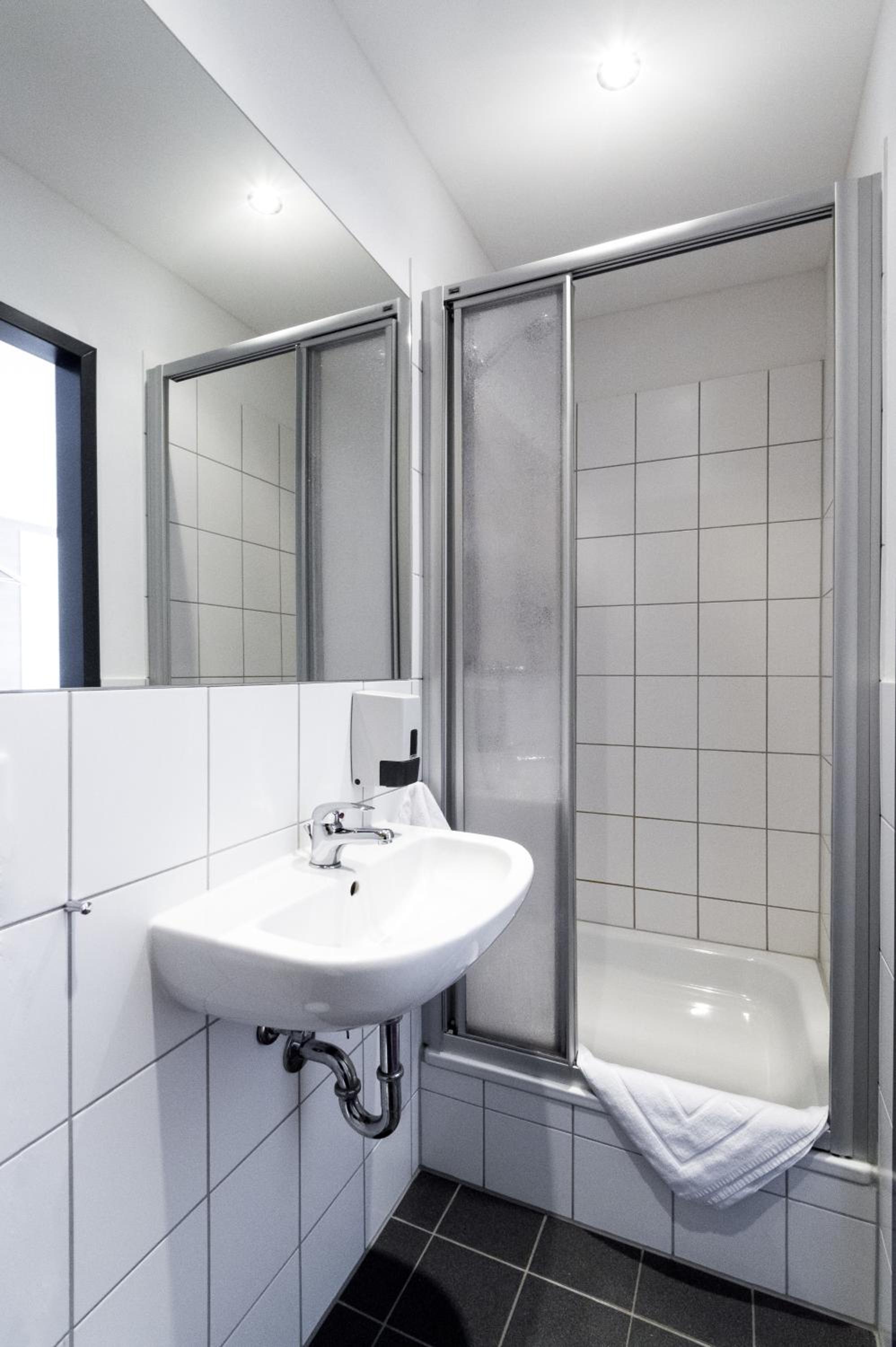 Premium Double or Twin Room - Photo 3