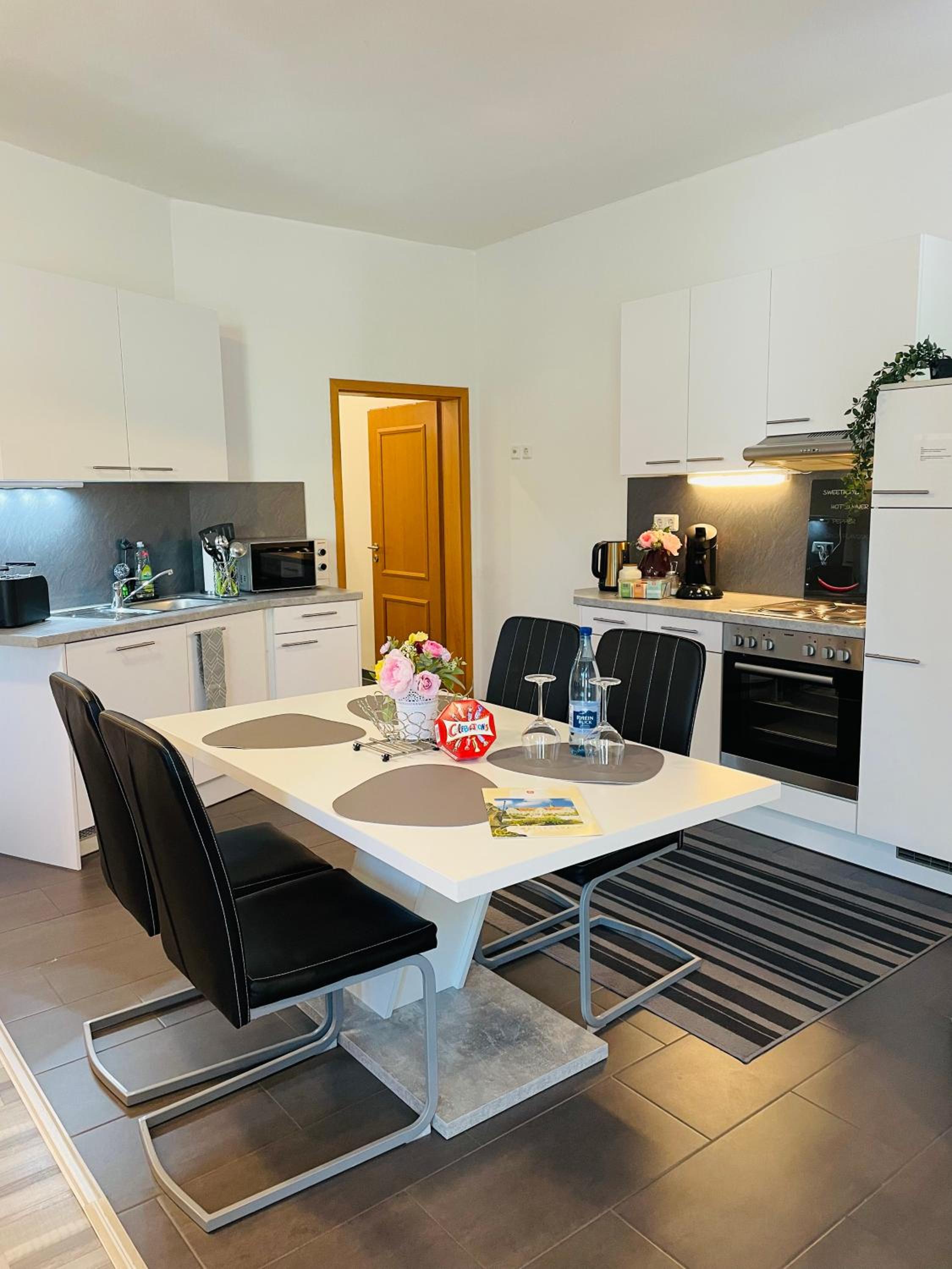 Two-Bedroom Apartment - Photo 6
