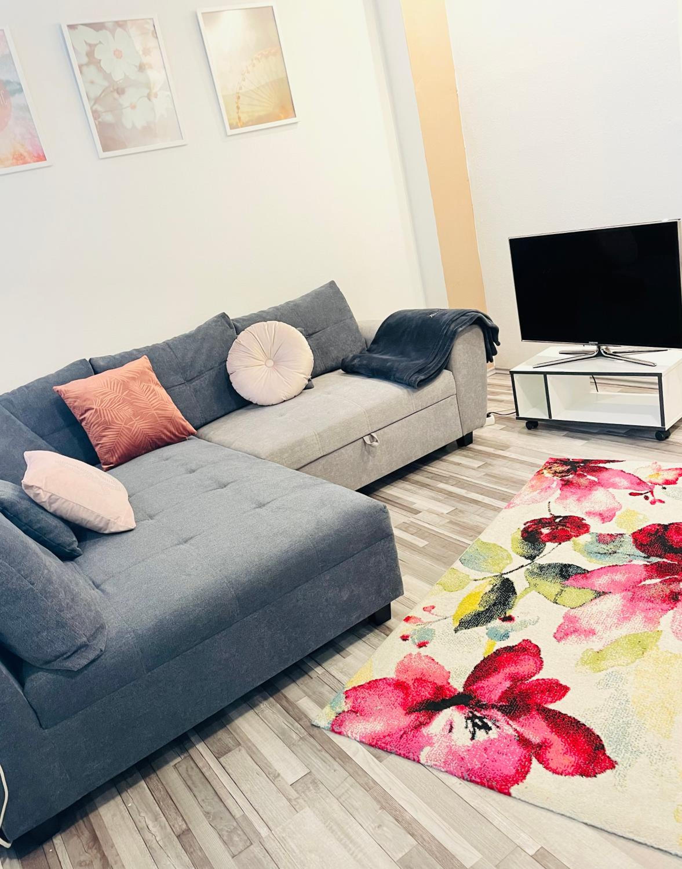 Two-Bedroom Apartment - Photo 7