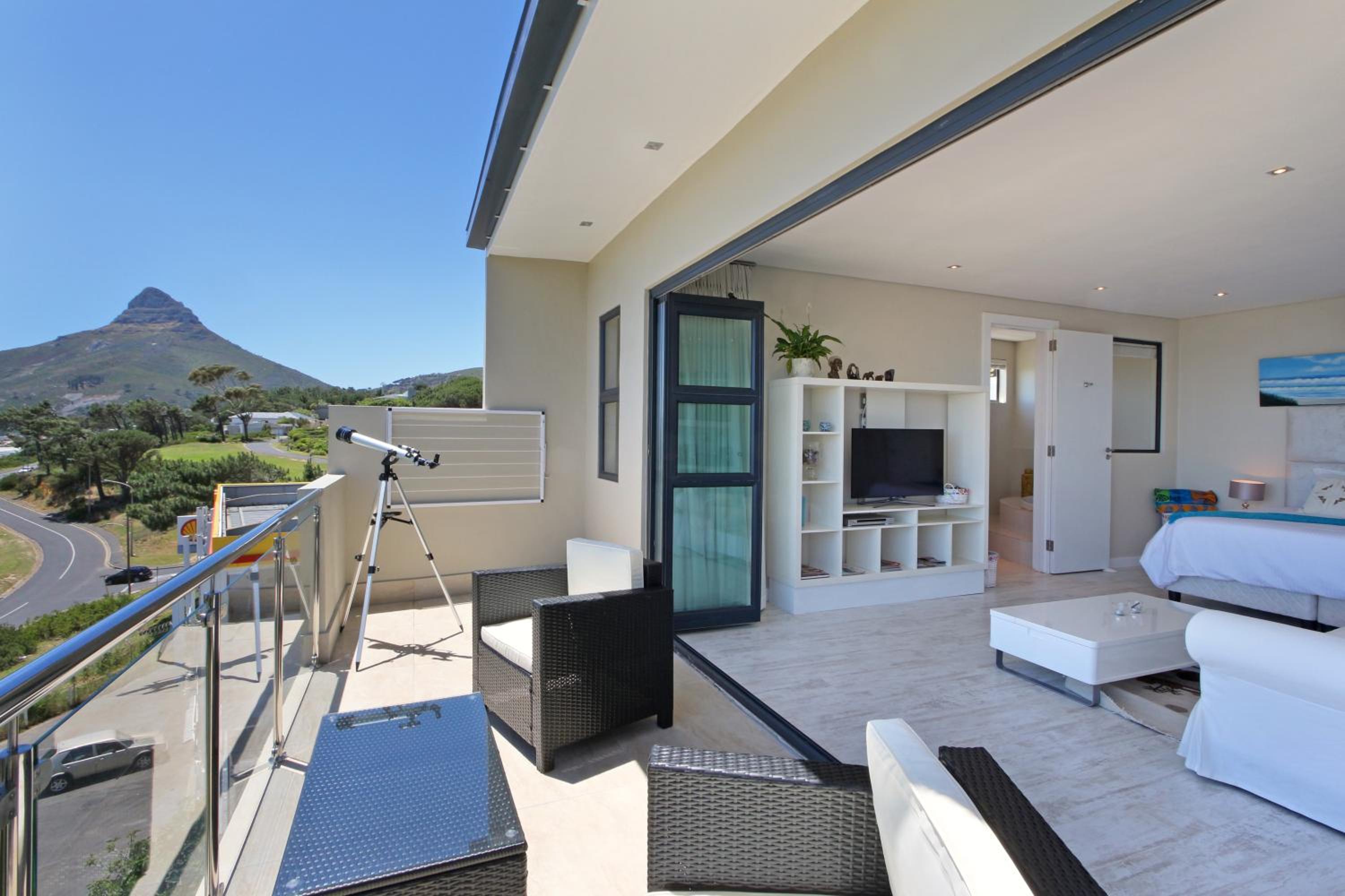 Seaview Suite photo 2