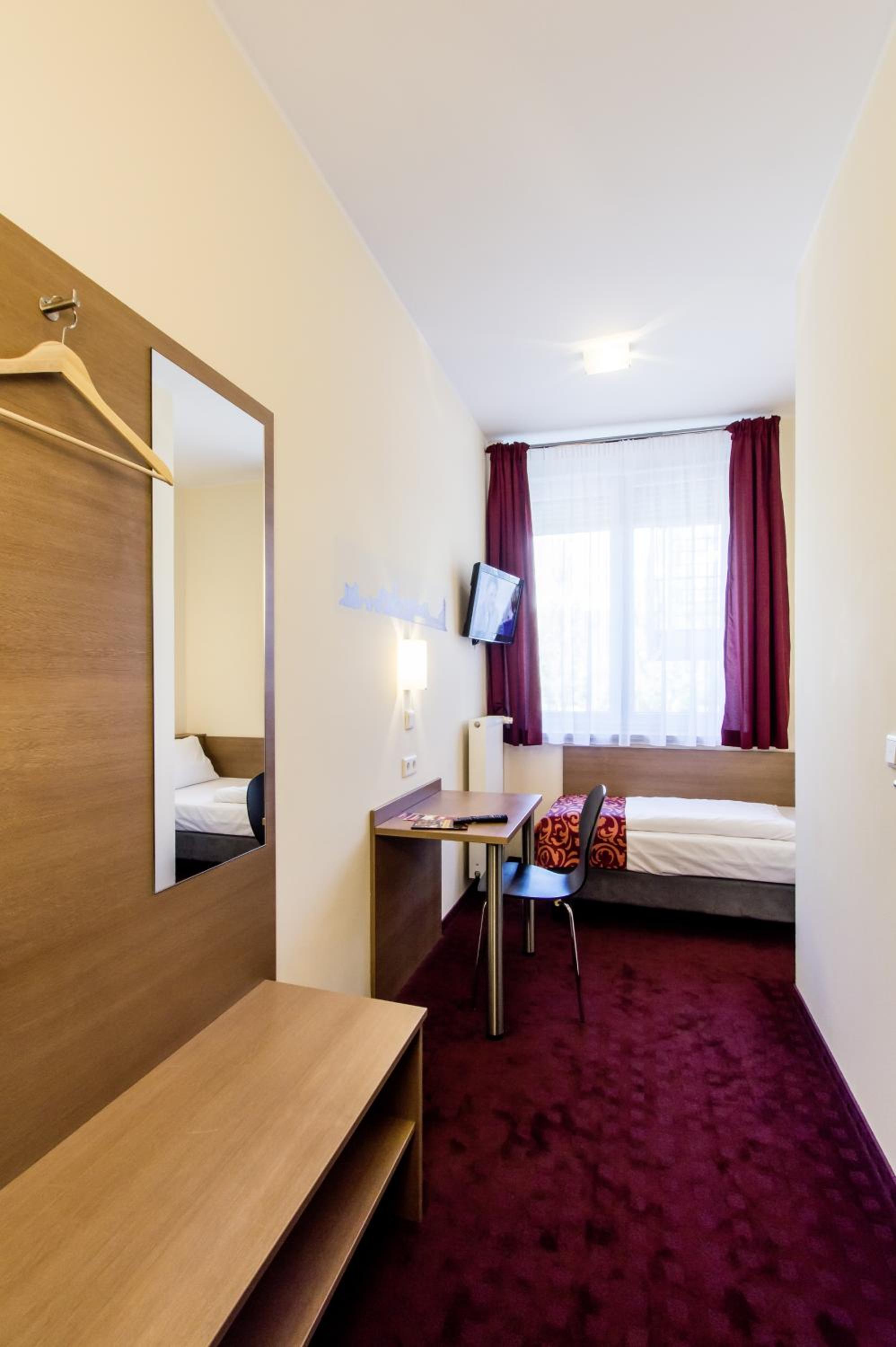 Single Room photo 1