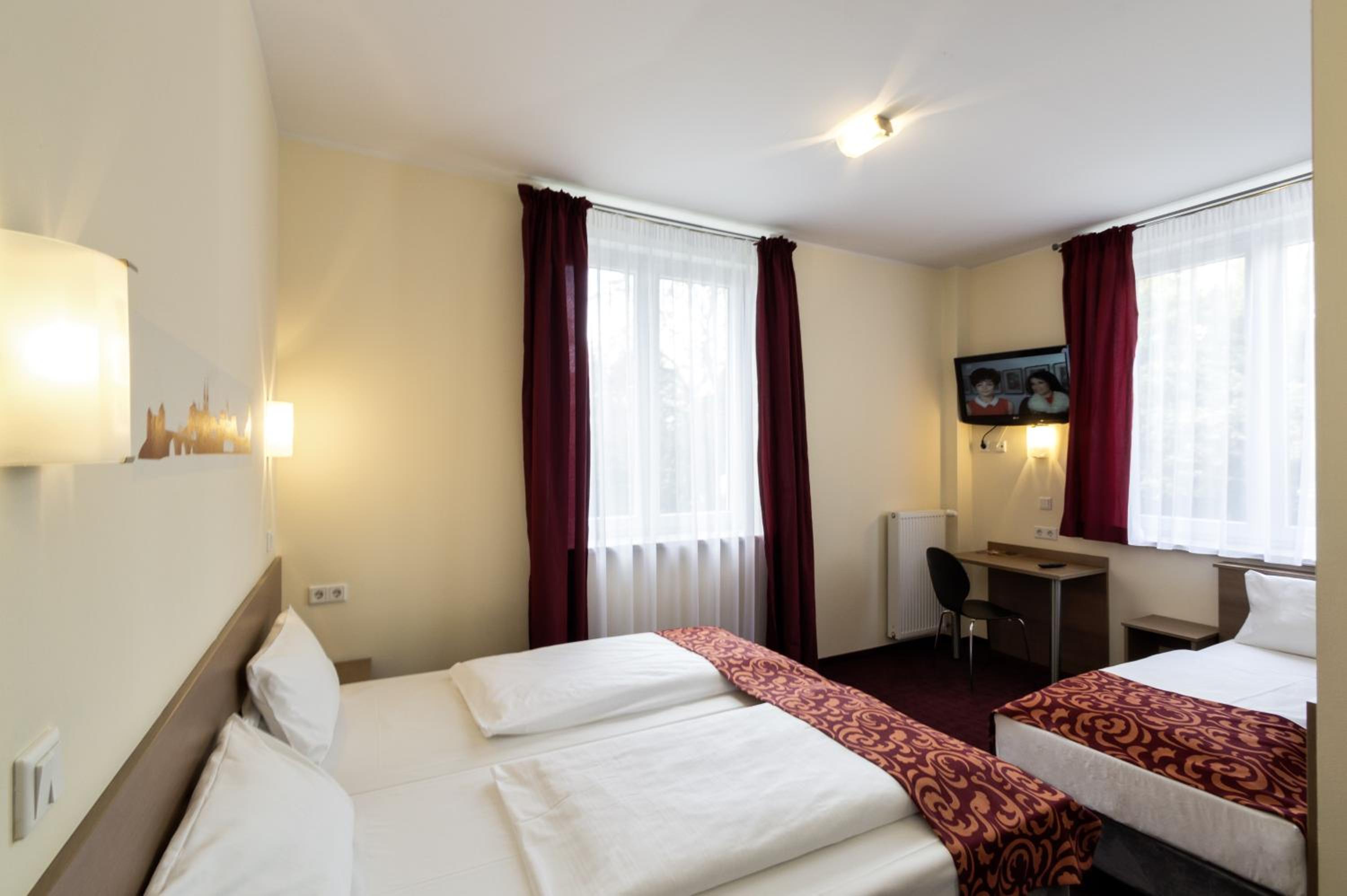Triple Room - Photo 1