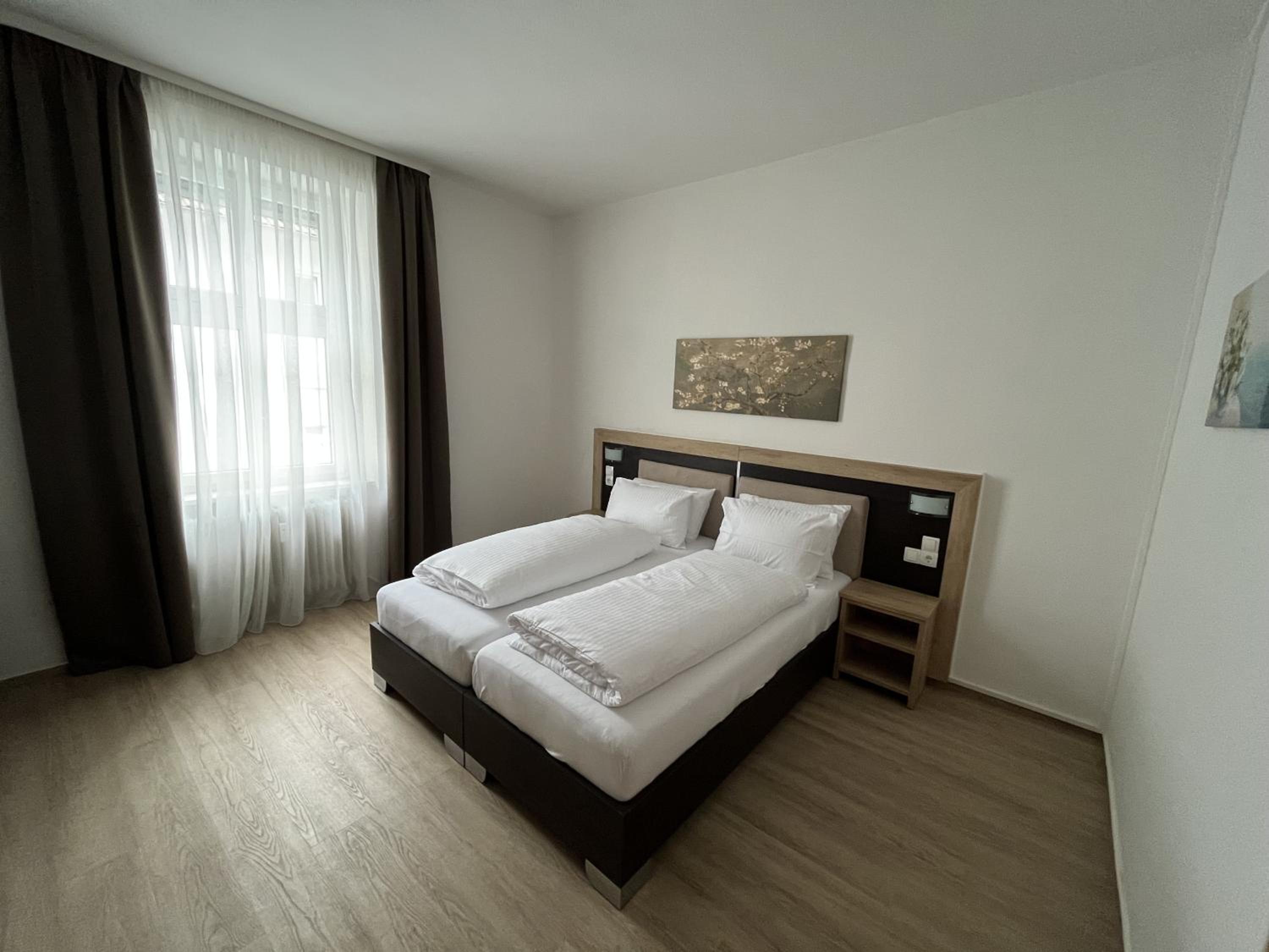 Double Room - Photo 15