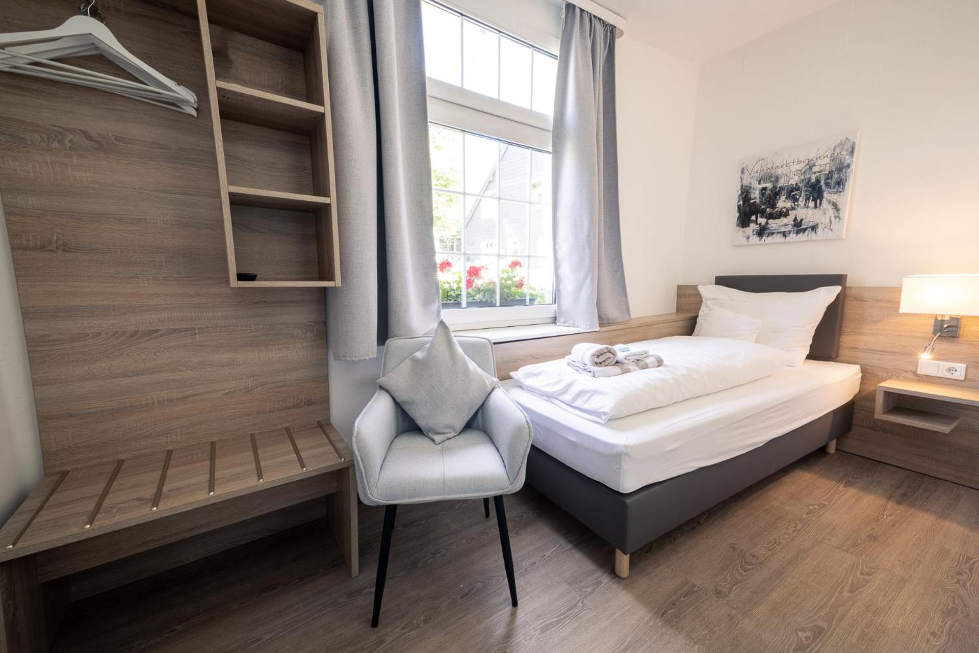 Single Room with Private Bathroom photo 1
