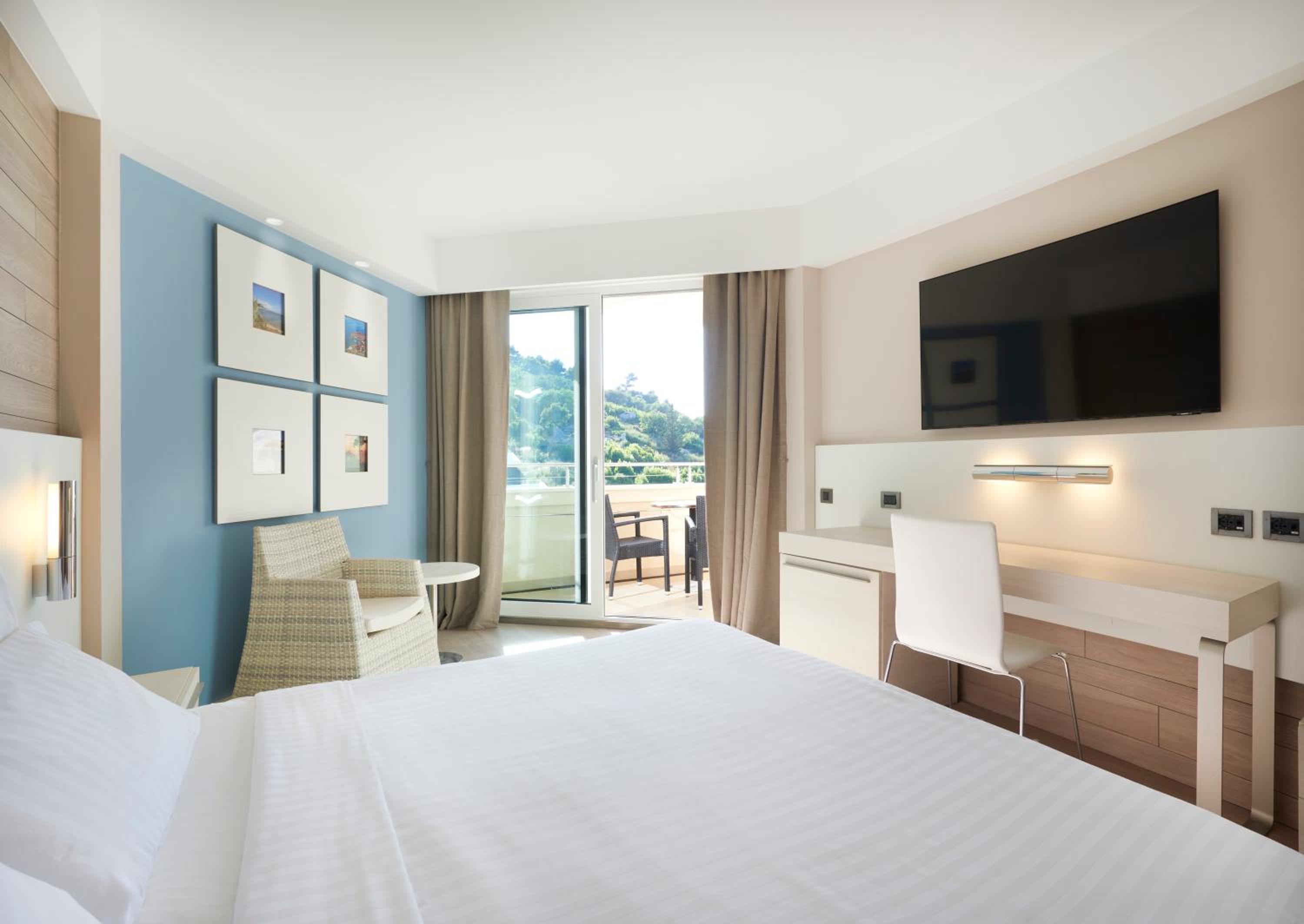 Premium Room With Side Sea View photo 1