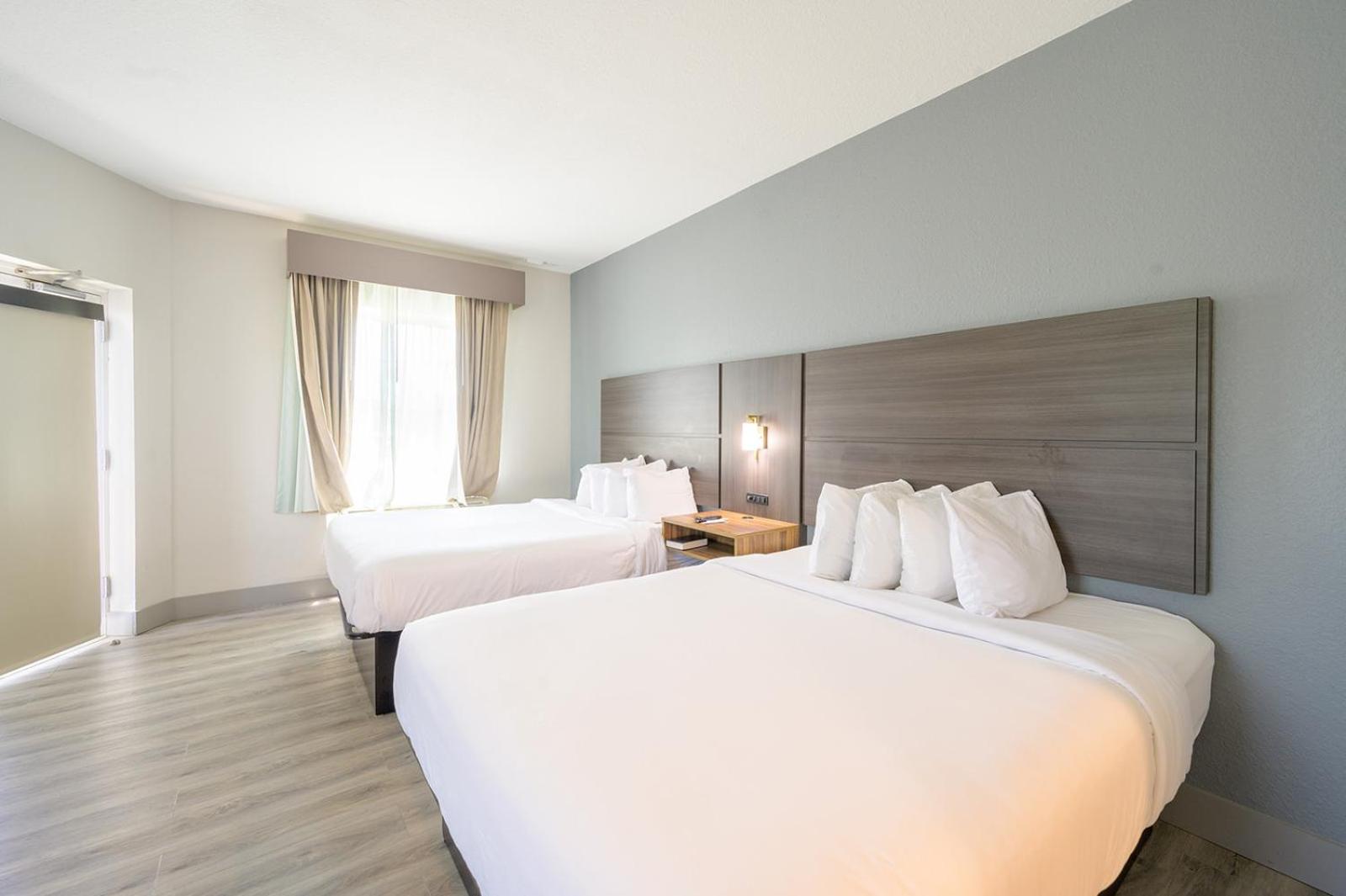 Studio Suite with Two Queen Beds - Non-Smoking - Photo 5