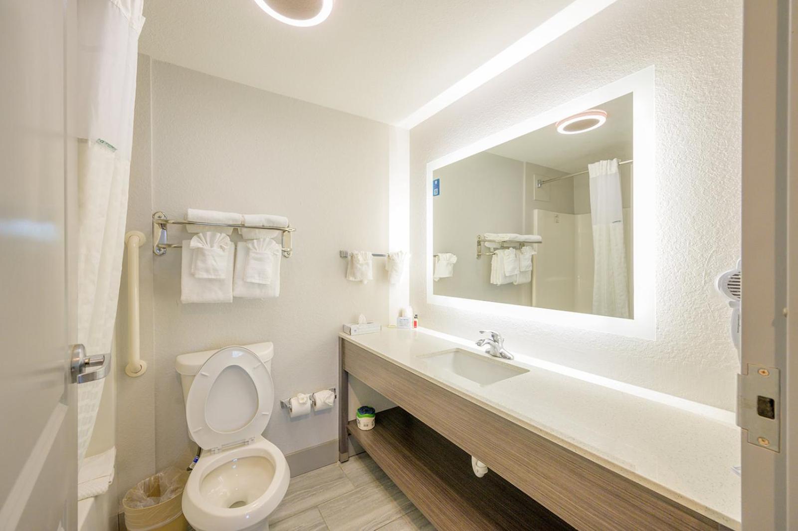 Studio Suite with Two Queen Beds - Non-Smoking - Photo 6