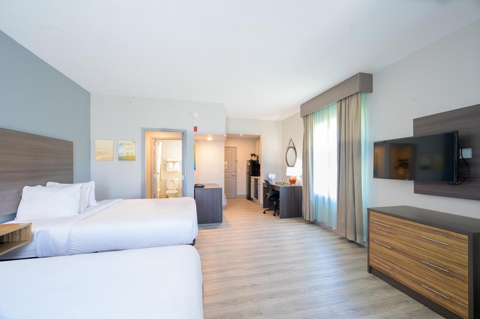 Studio Suite with Two Queen Beds - Non-Smoking - Photo 2