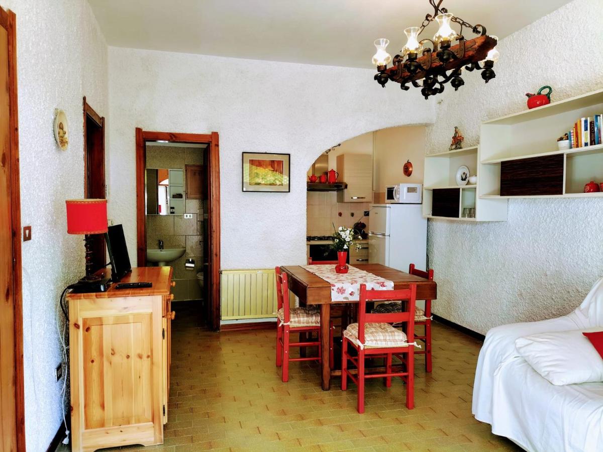 Two-Bedroom House - Photo 2