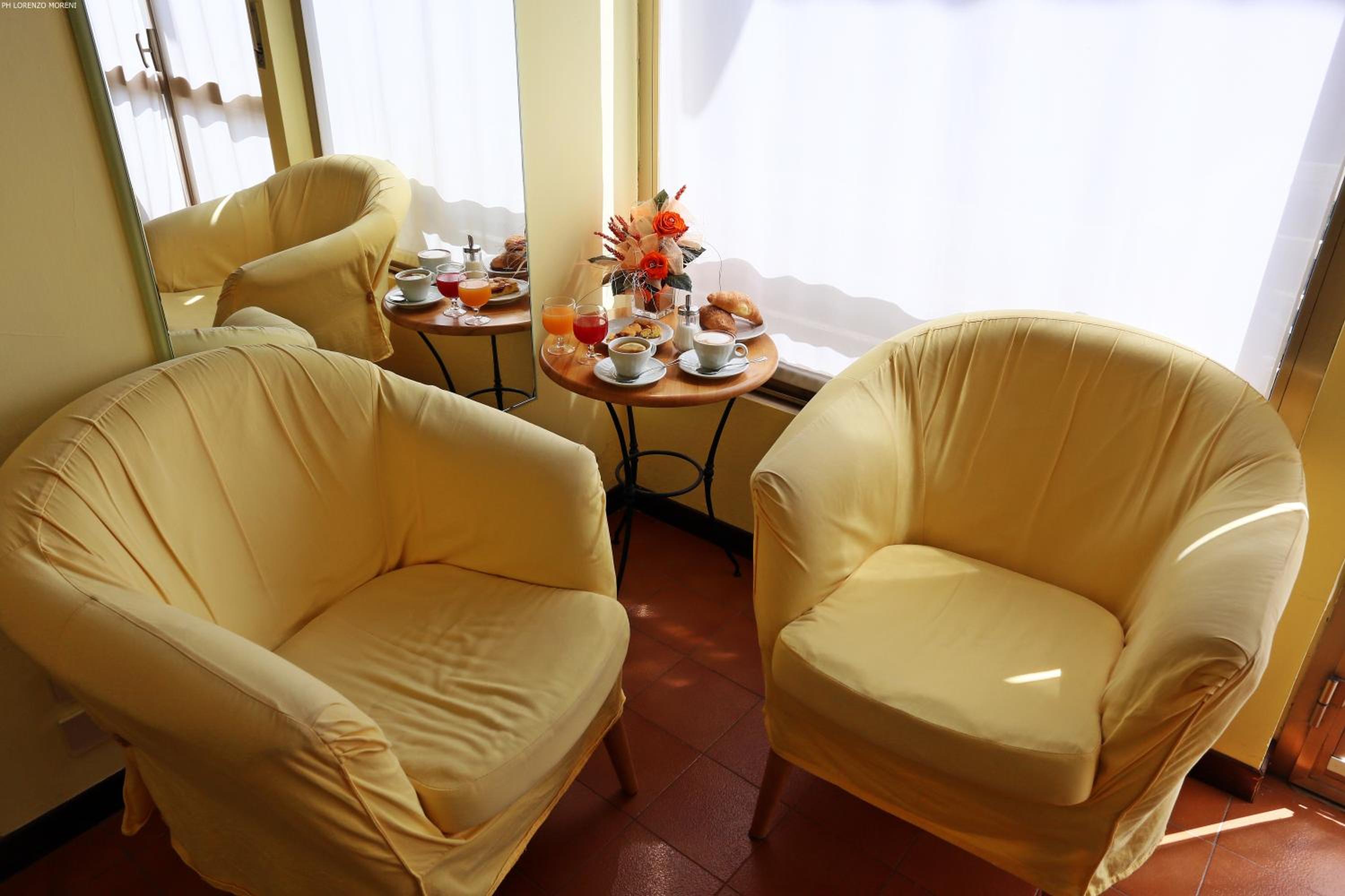 Double or Twin Room - Photo 18