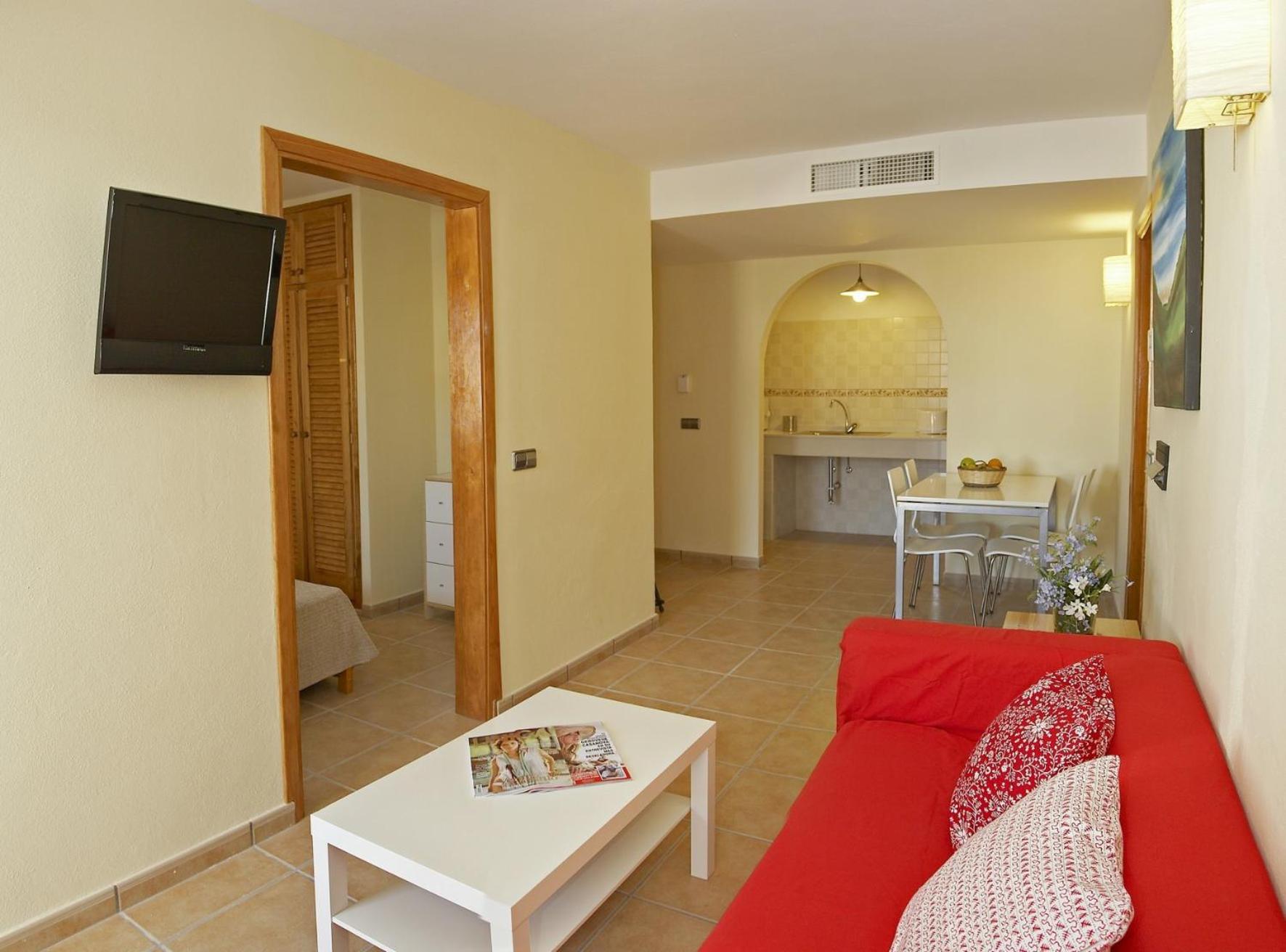 2-Bedroom Apartment for 2-6 people photo 3