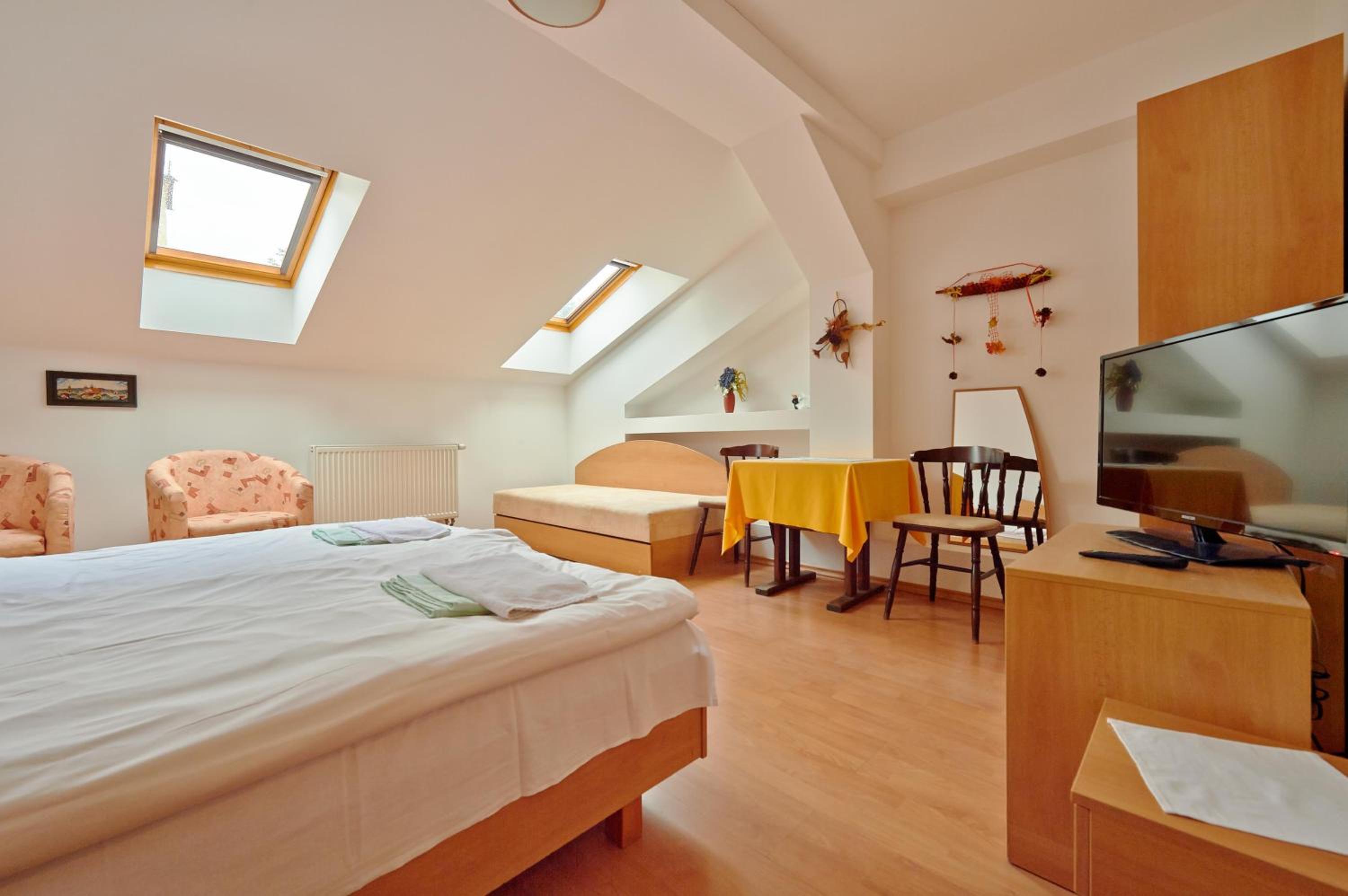 Standard Double Room photo 3