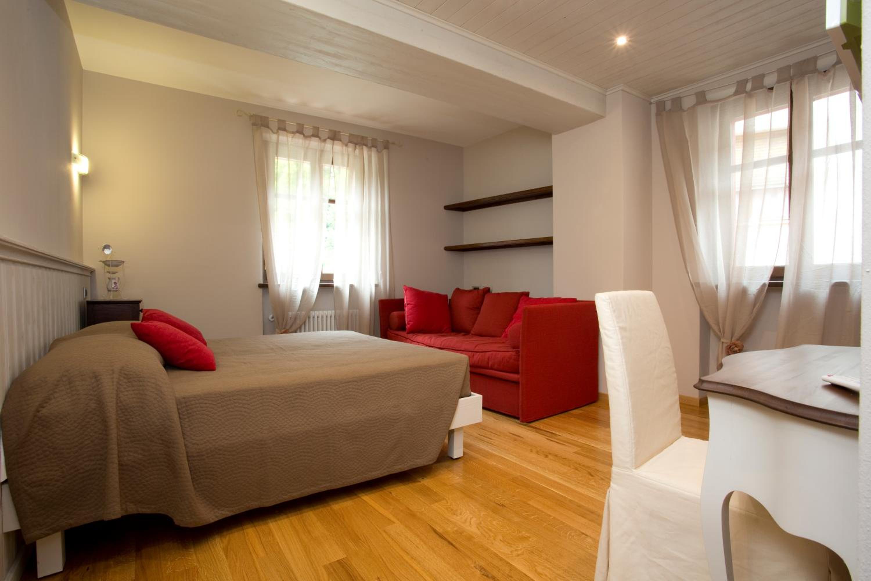 Double or Twin Room with Bathroom photo 1