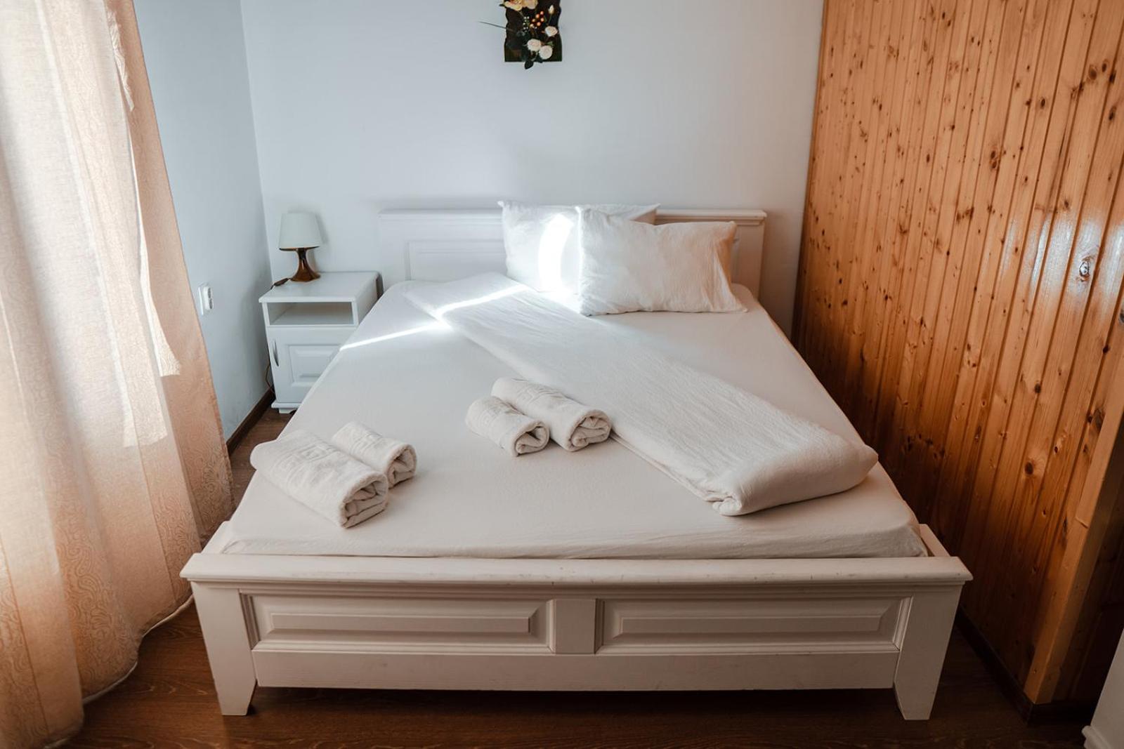 Double Room - Photo 2