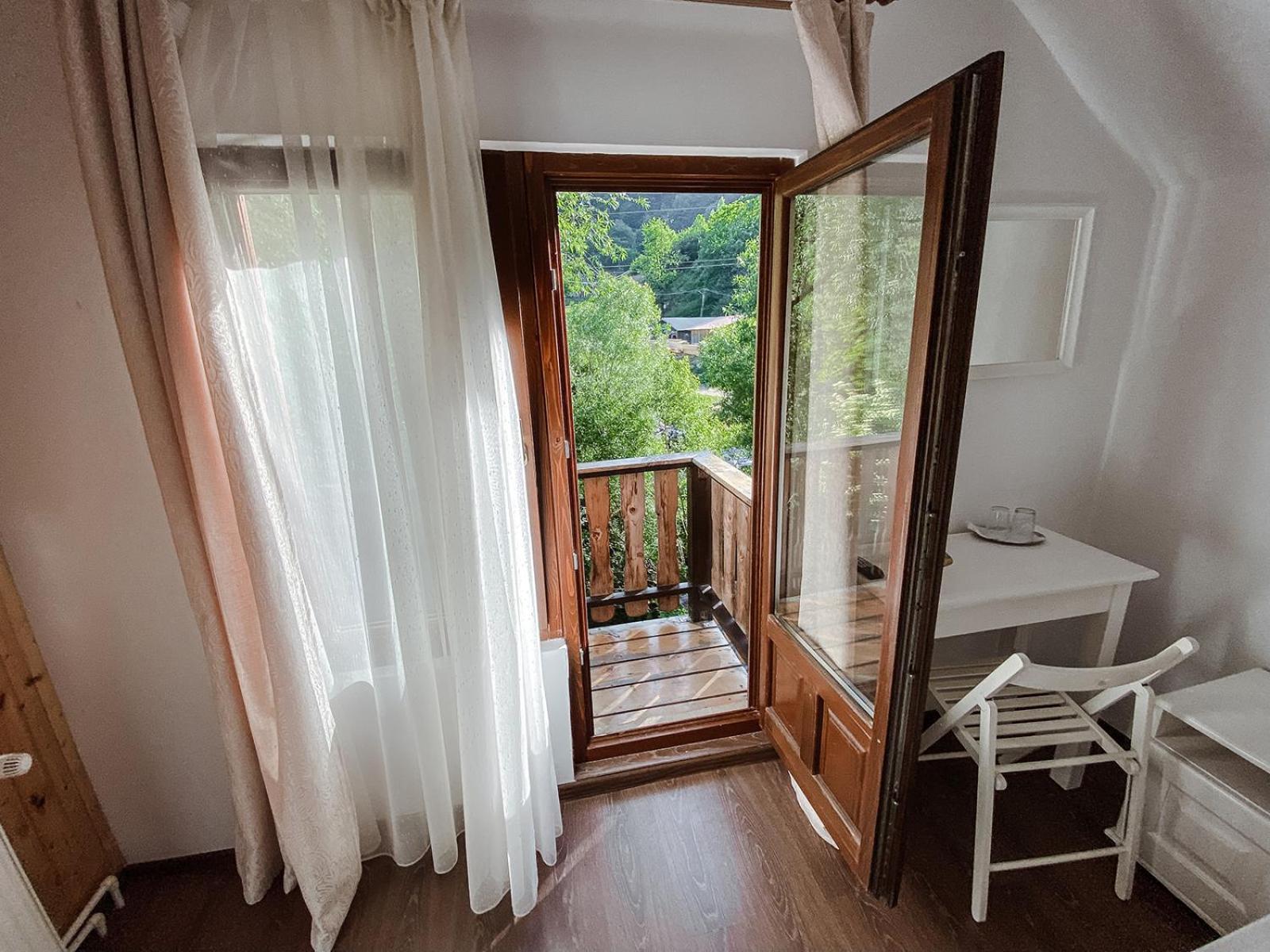 Double Room - Photo 4