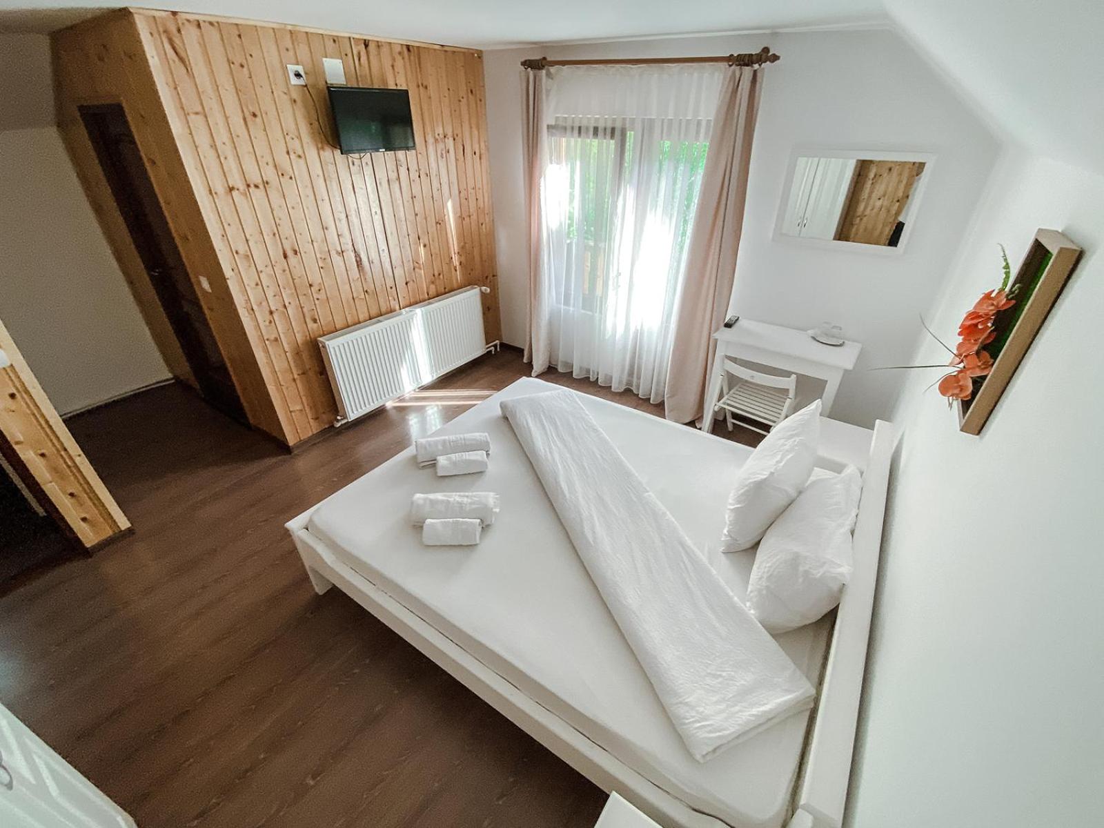 Double Room - Photo 1