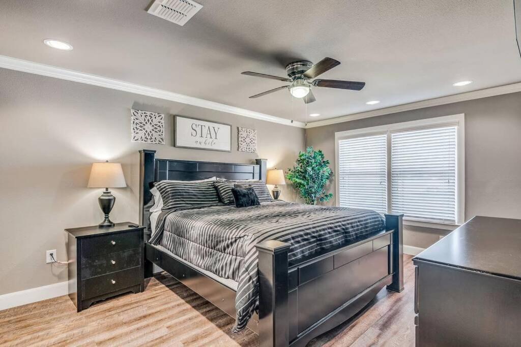 Three-Bedroom House - Photo 1