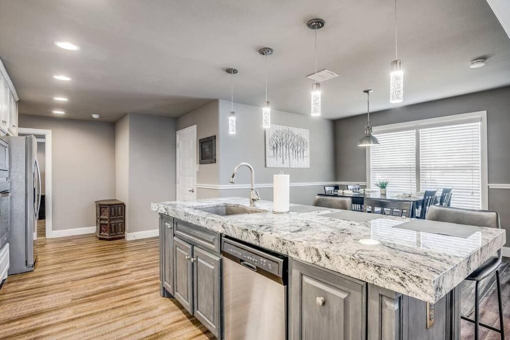 Three-Bedroom House - Photo 21