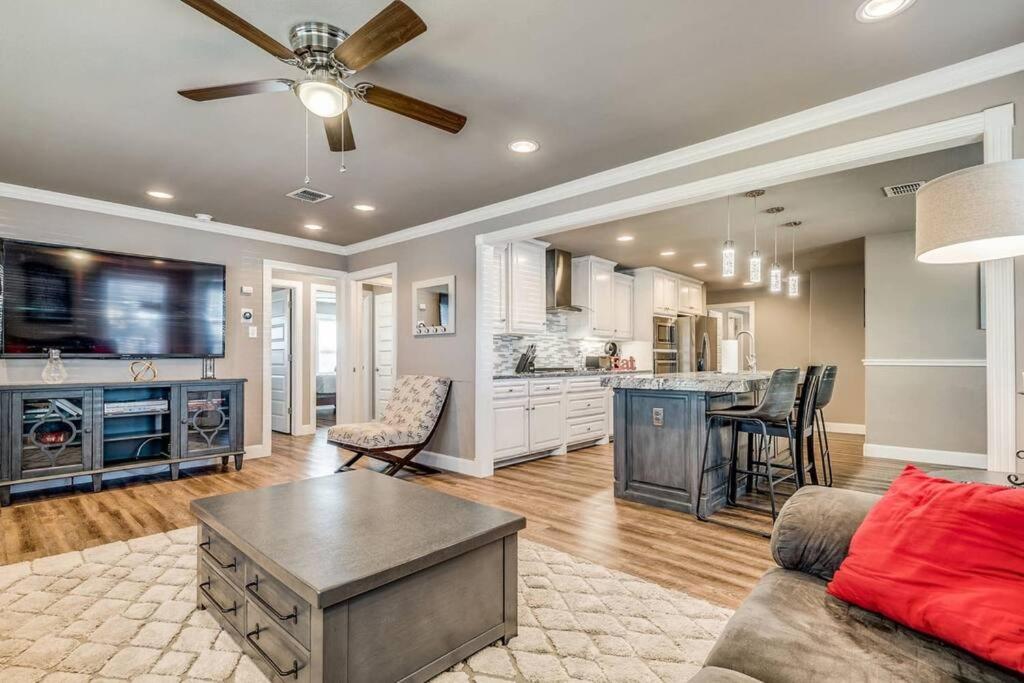 Three-Bedroom House - Photo 15
