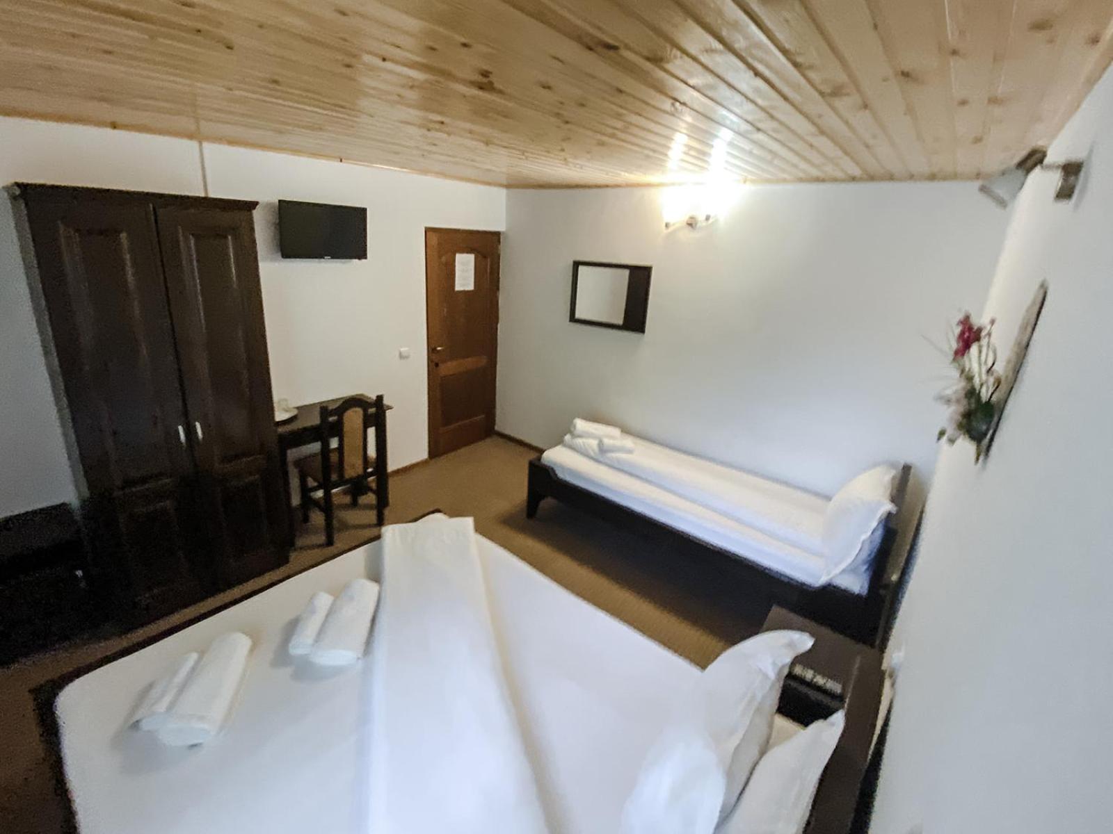 Comfort Triple Room with Shower - Photo 1