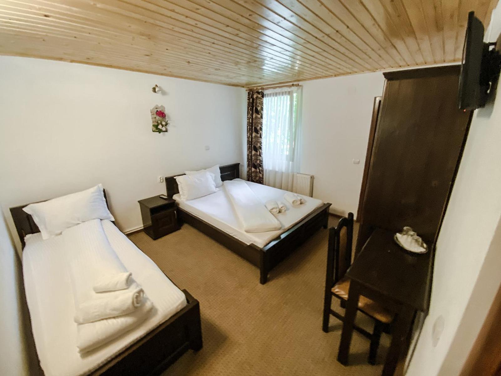 Comfort Triple Room with Shower - Photo 2