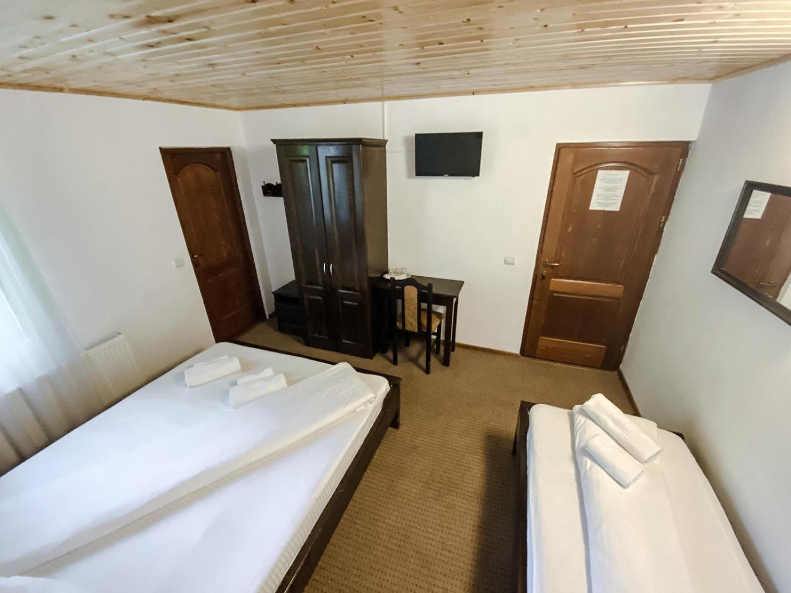 Comfort Triple Room with Shower - Photo 3