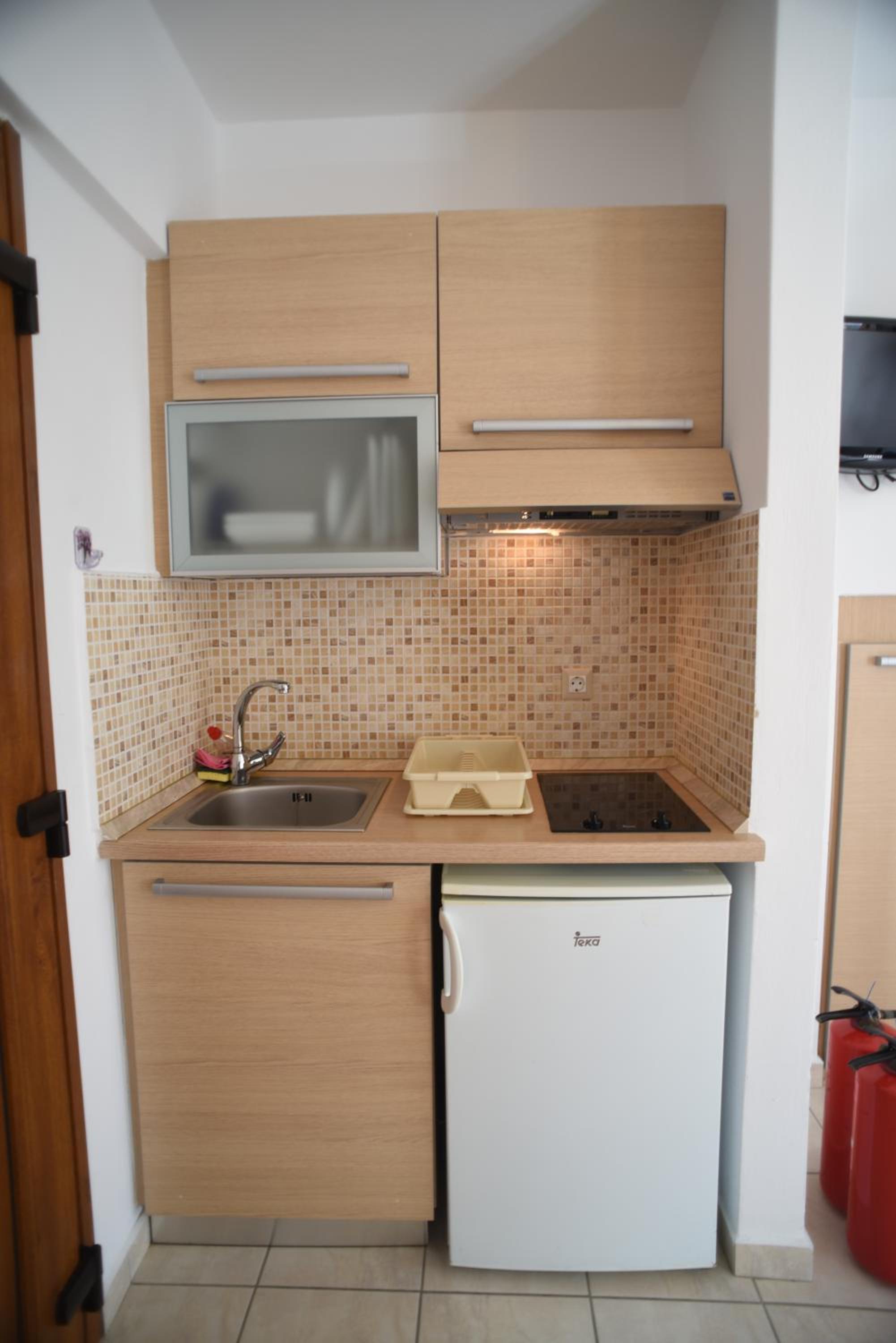 Semi-Basement Apartment photo 3
