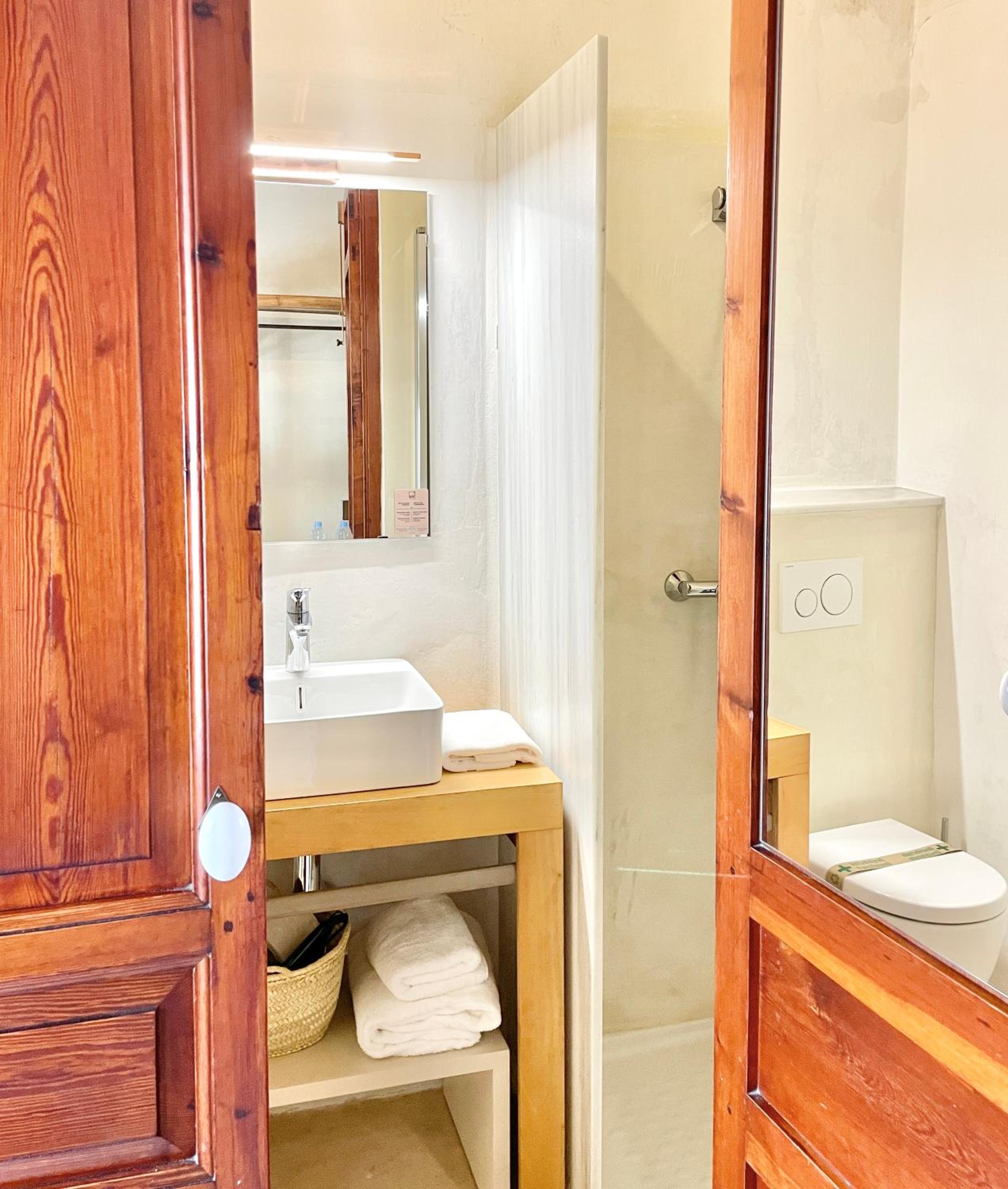 Standard Double Room - Photo 5