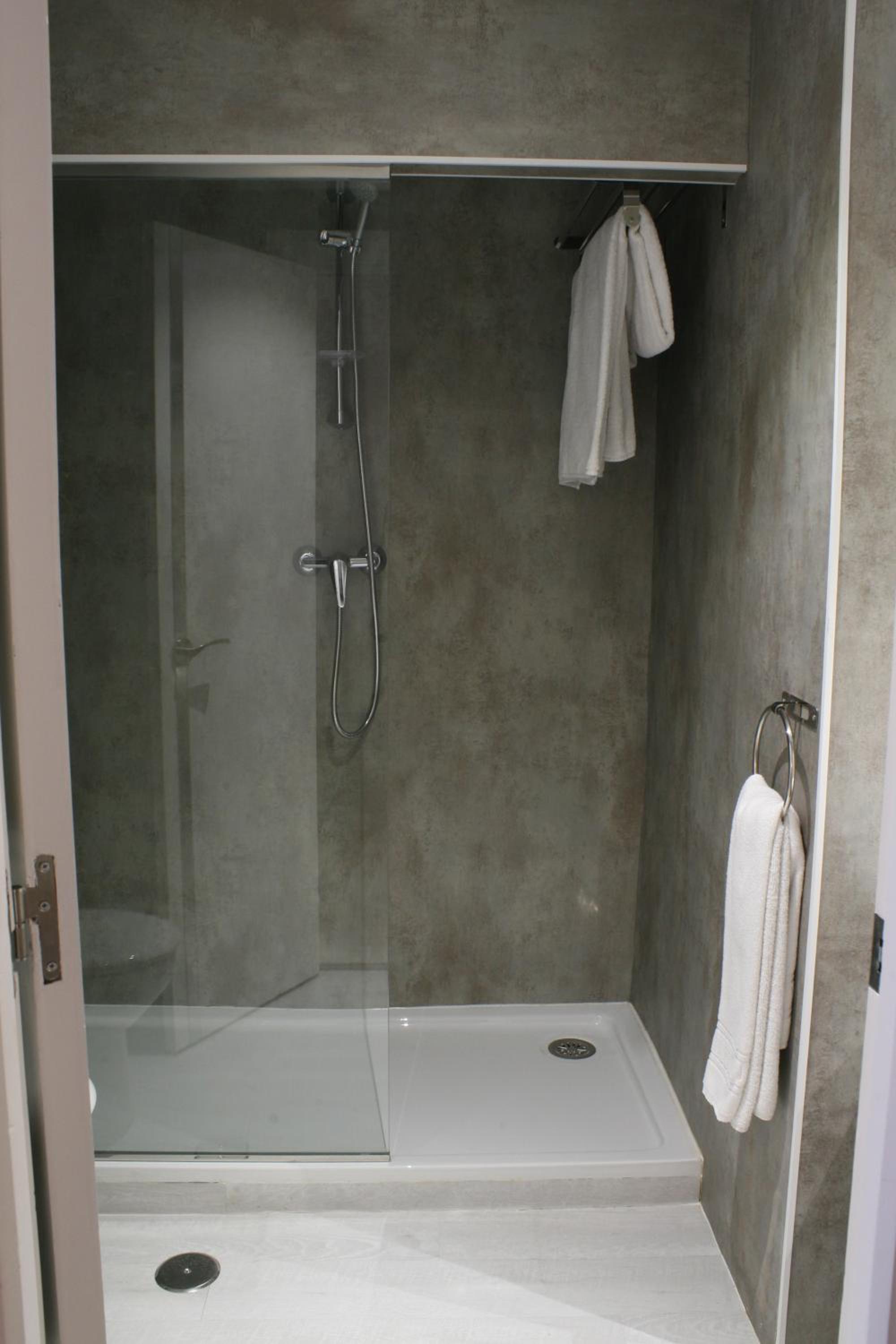 Apartment (1-2 Adults)