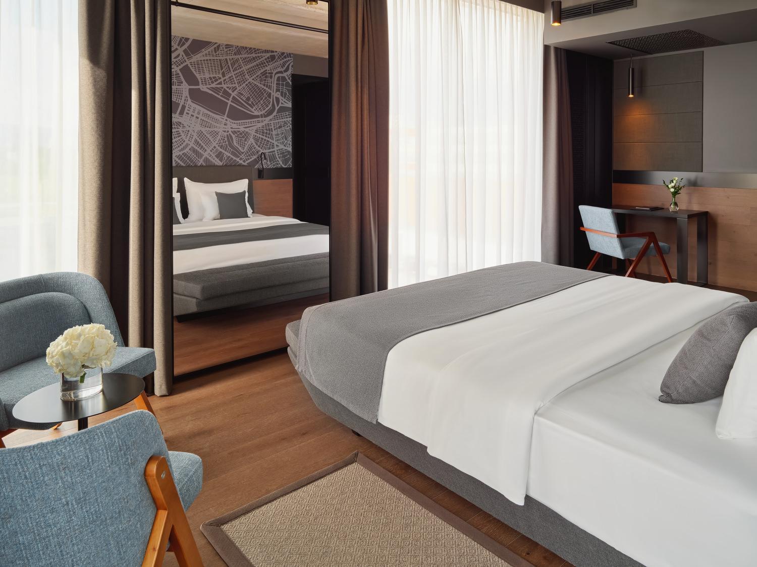 Executive King Room - Photo 3