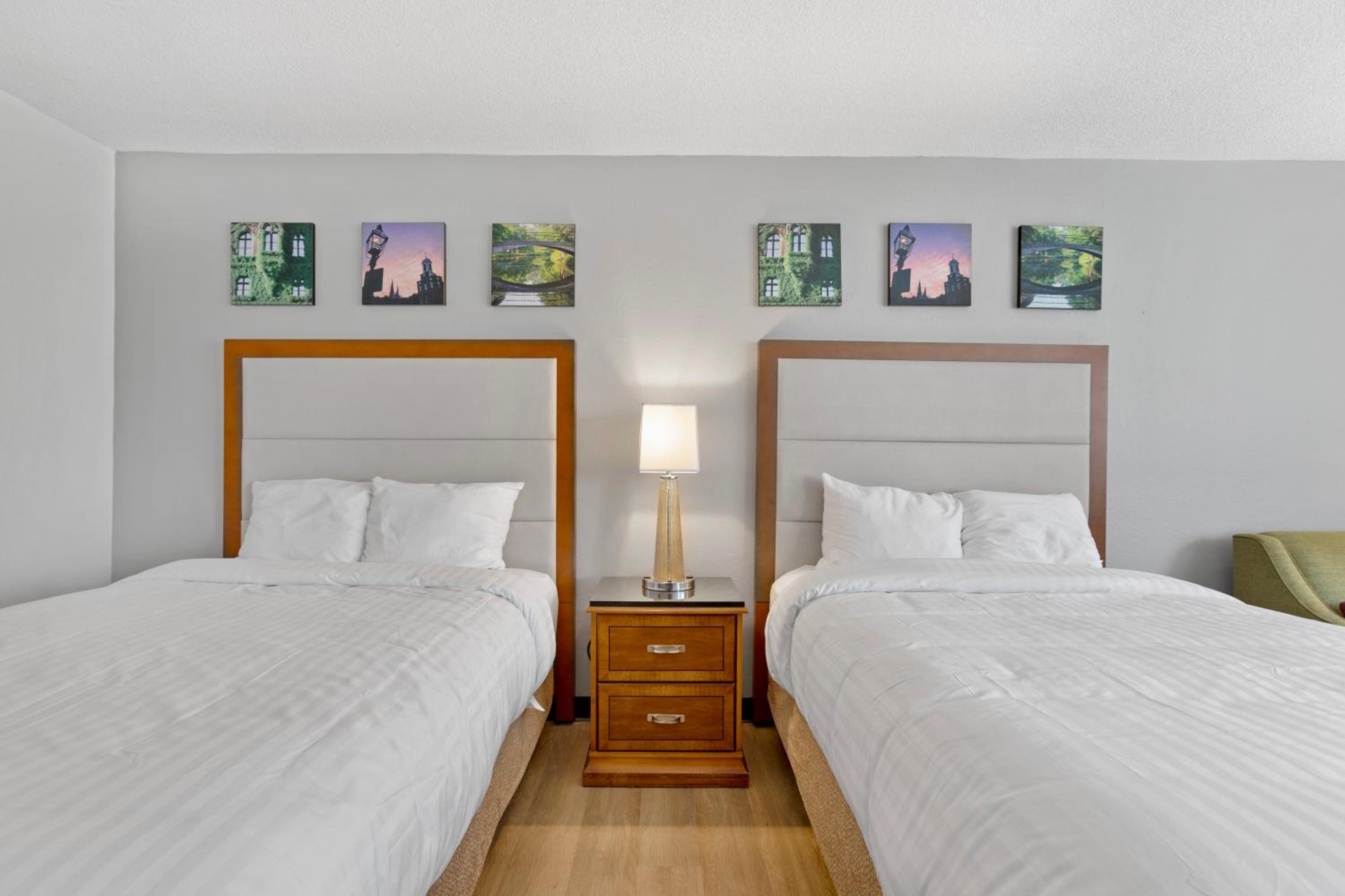 Double Room with Two Double Beds - Non-Smoking - Photo 6